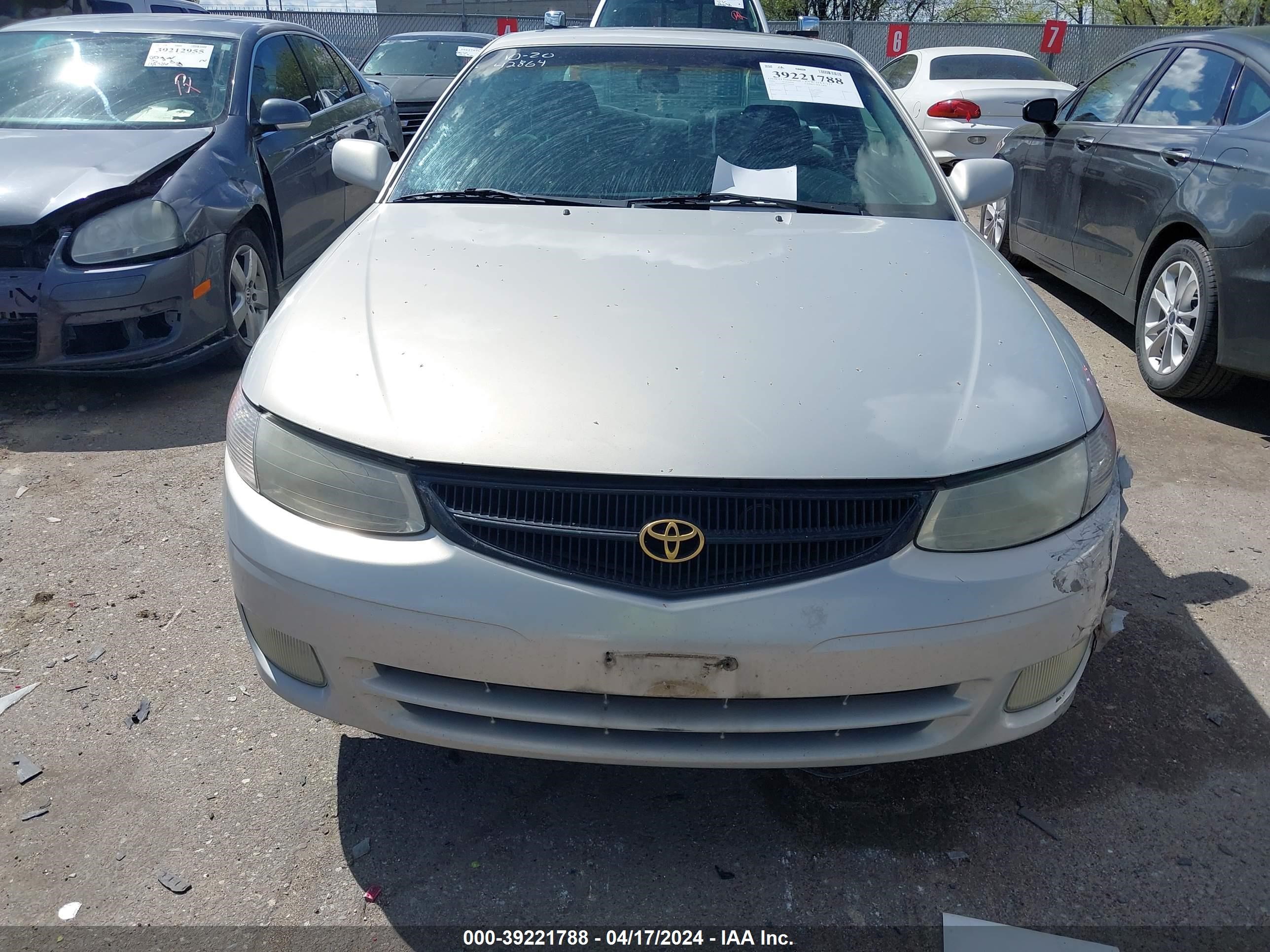 Photo 11 VIN: 2T1CF28P8YC263329 - TOYOTA CAMRY SOLARA 