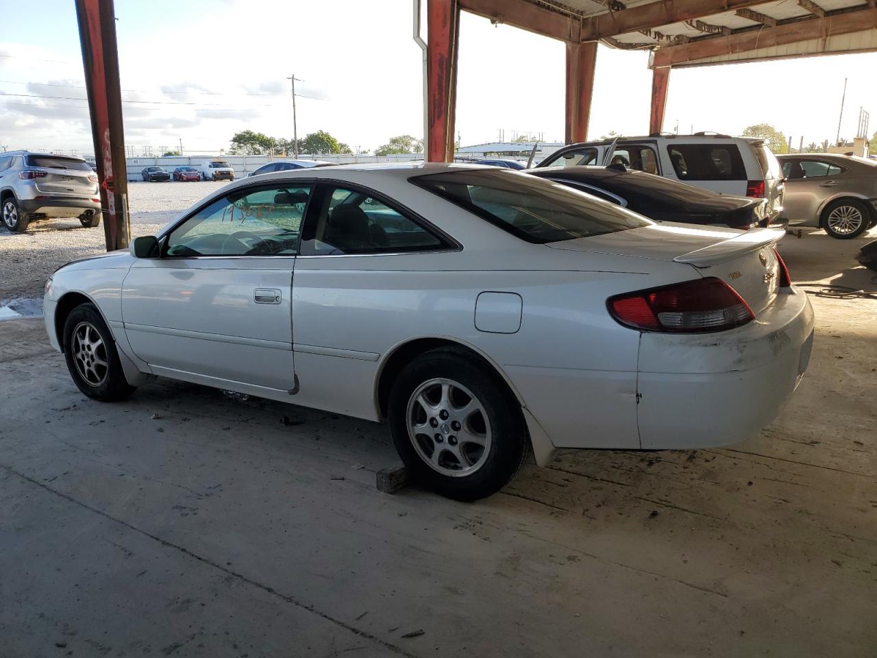 Photo 1 VIN: 2T1CG22P5YC401401 - TOYOTA CAMRY SOLARA 