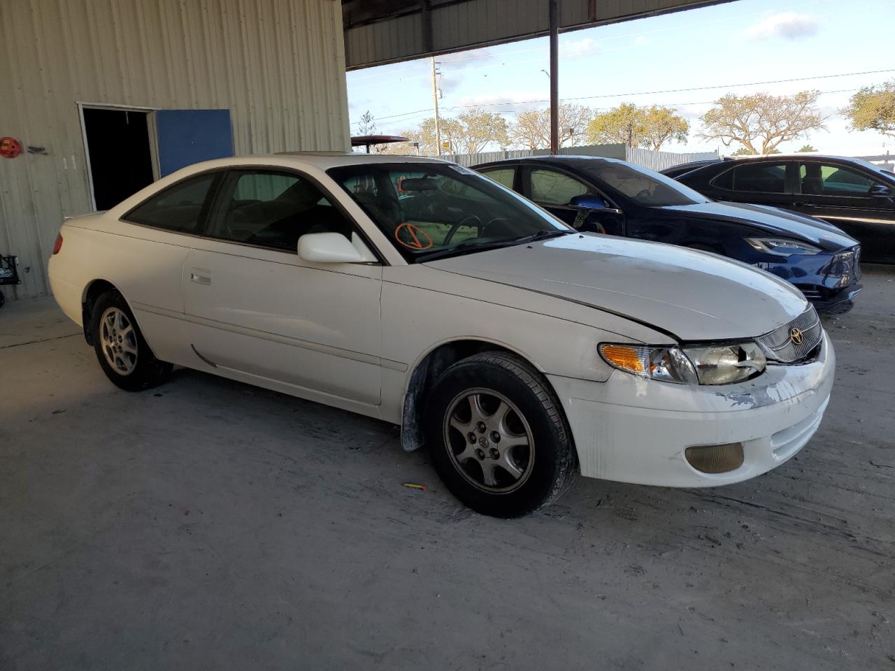 Photo 3 VIN: 2T1CG22P5YC401401 - TOYOTA CAMRY SOLARA 