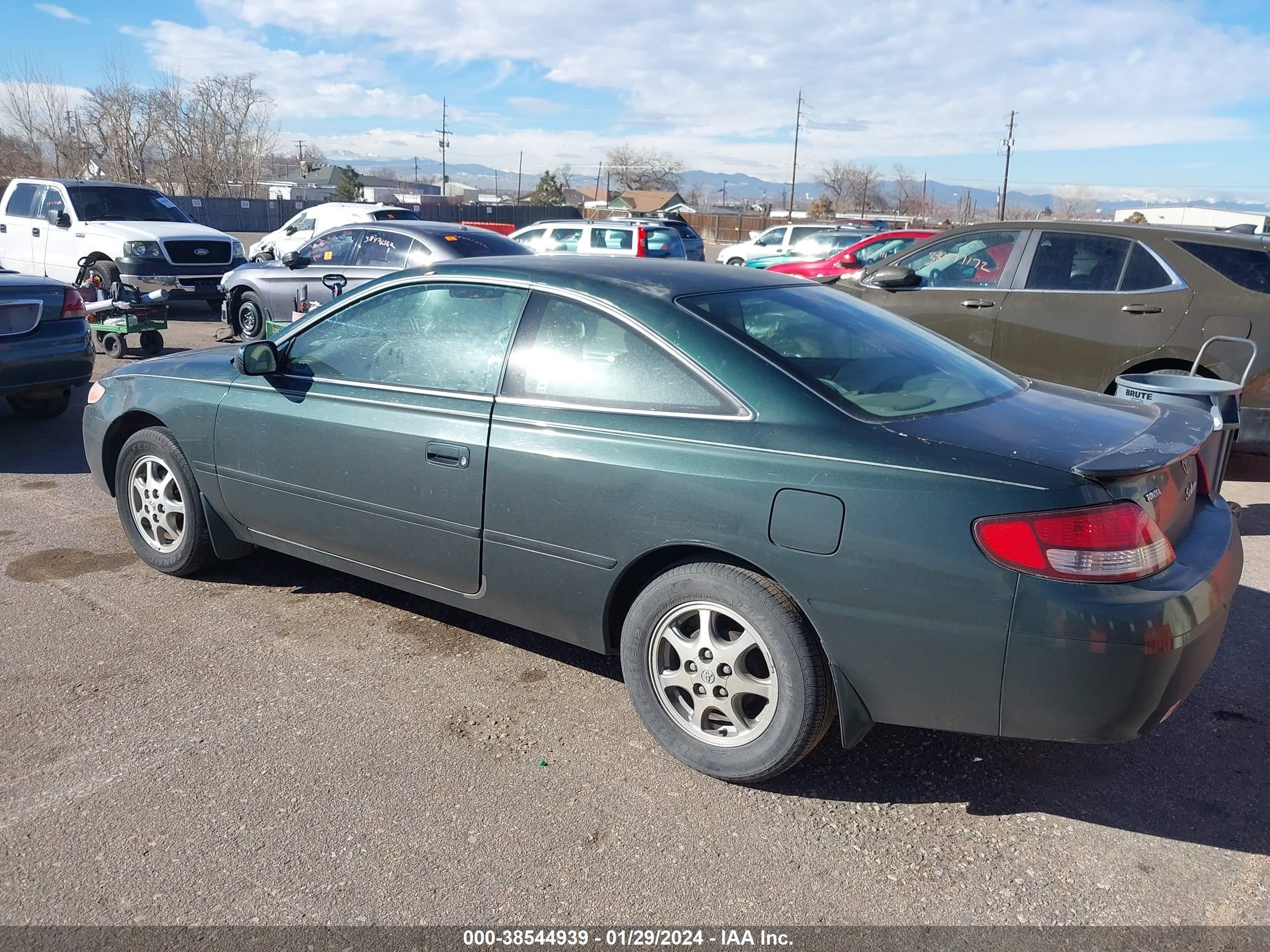 Photo 2 VIN: 2T1CG22P8XC184666 - TOYOTA CAMRY SOLARA 