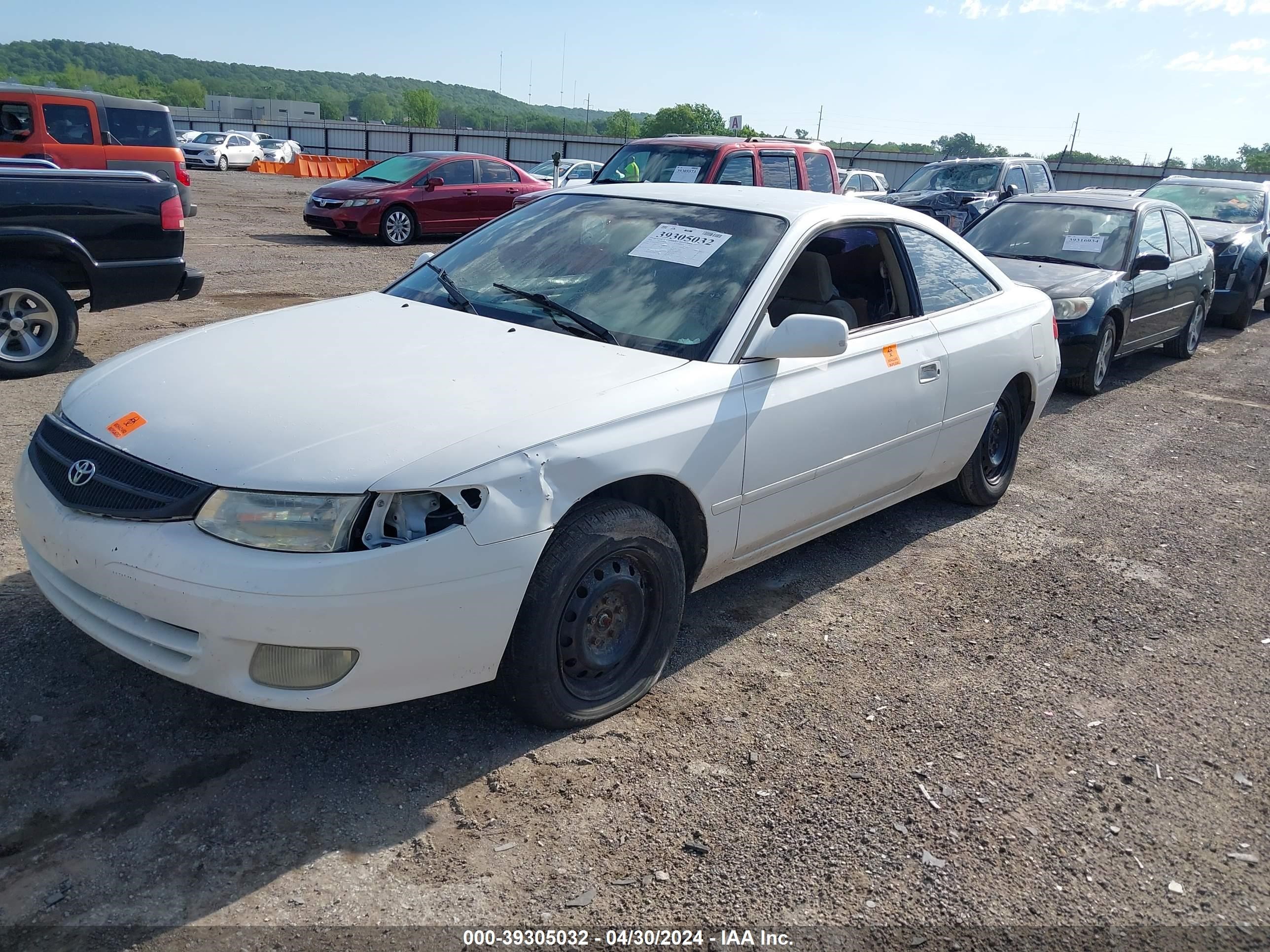 Photo 1 VIN: 2T1CG22P8YC333708 - TOYOTA CAMRY SOLARA 