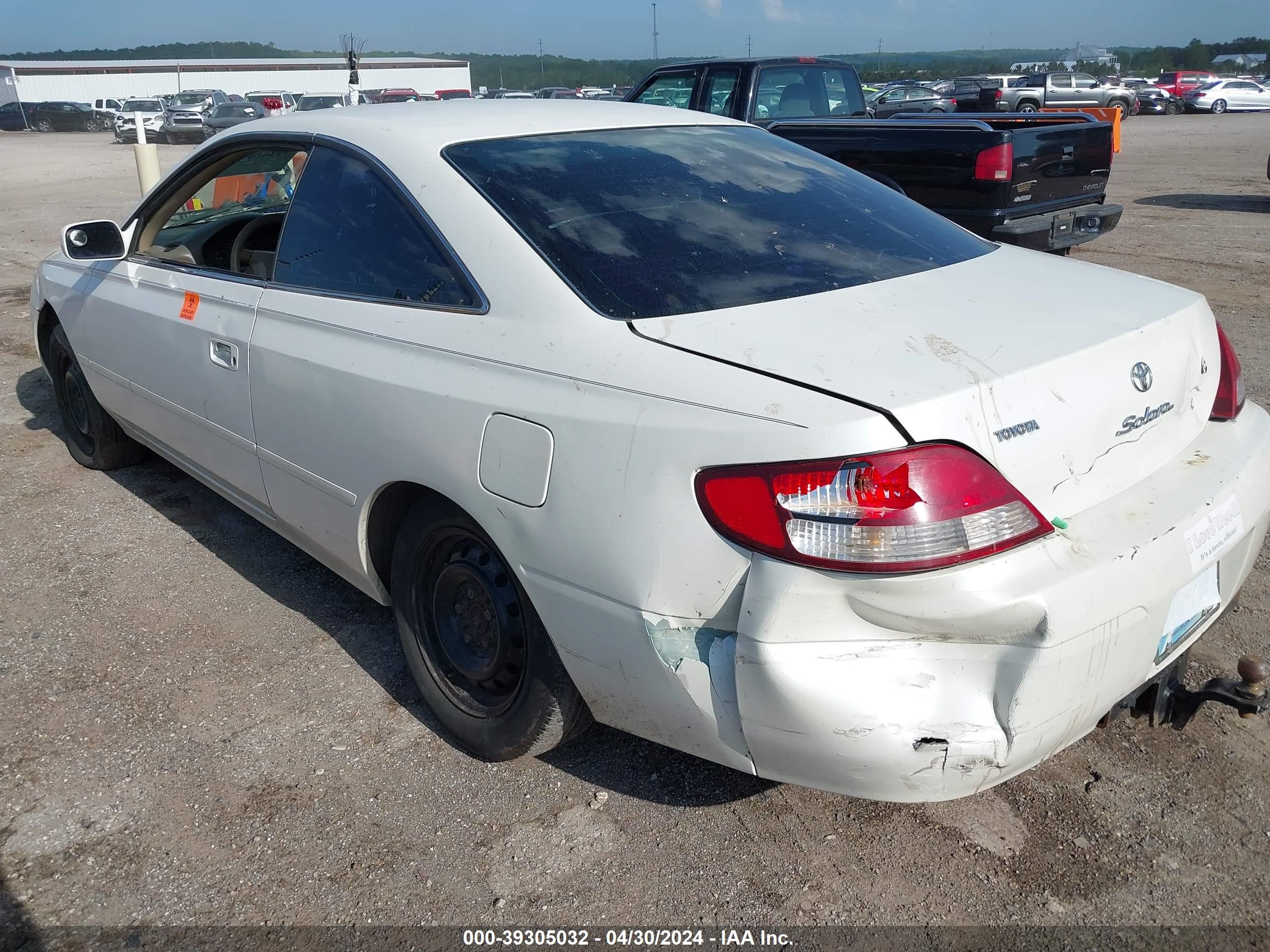 Photo 2 VIN: 2T1CG22P8YC333708 - TOYOTA CAMRY SOLARA 