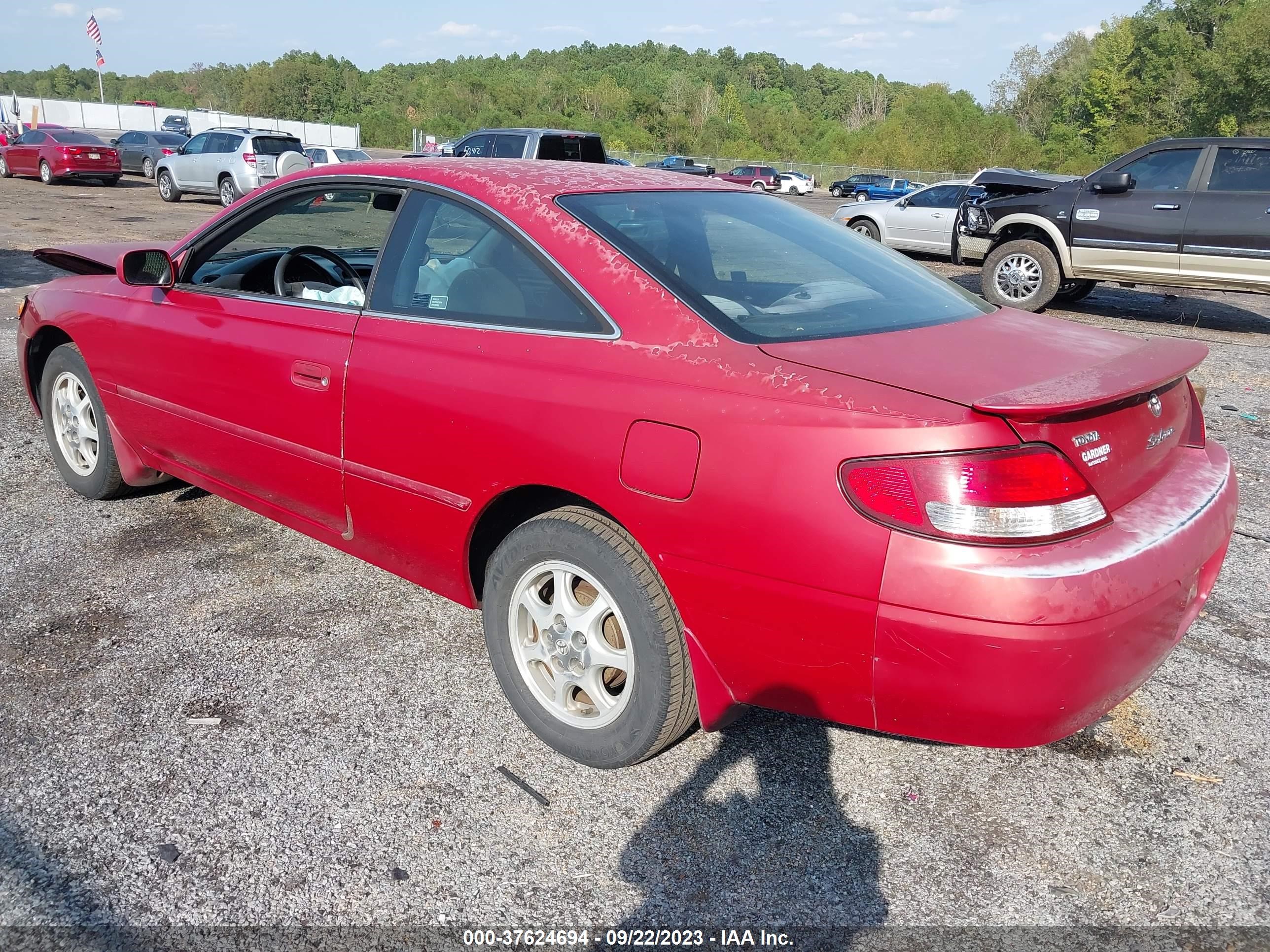 Photo 2 VIN: 2T1CG22P8YC393651 - TOYOTA CAMRY SOLARA 