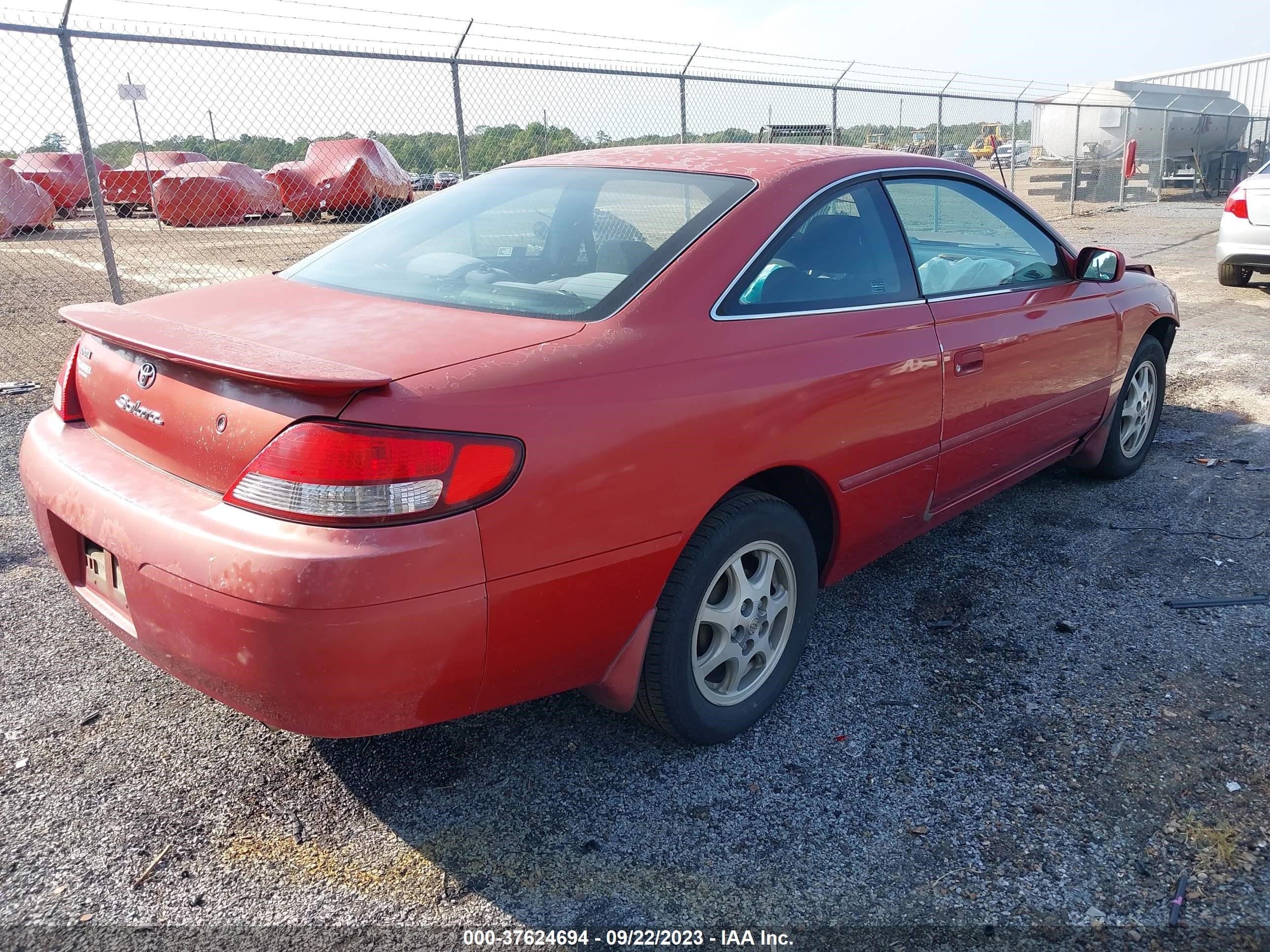 Photo 3 VIN: 2T1CG22P8YC393651 - TOYOTA CAMRY SOLARA 