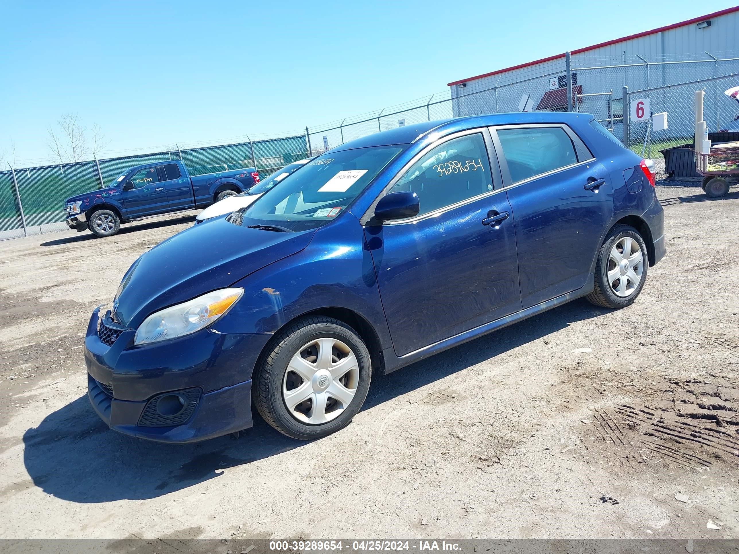 Photo 1 VIN: 2T1KE40E59C011785 - TOYOTA MATRIX 