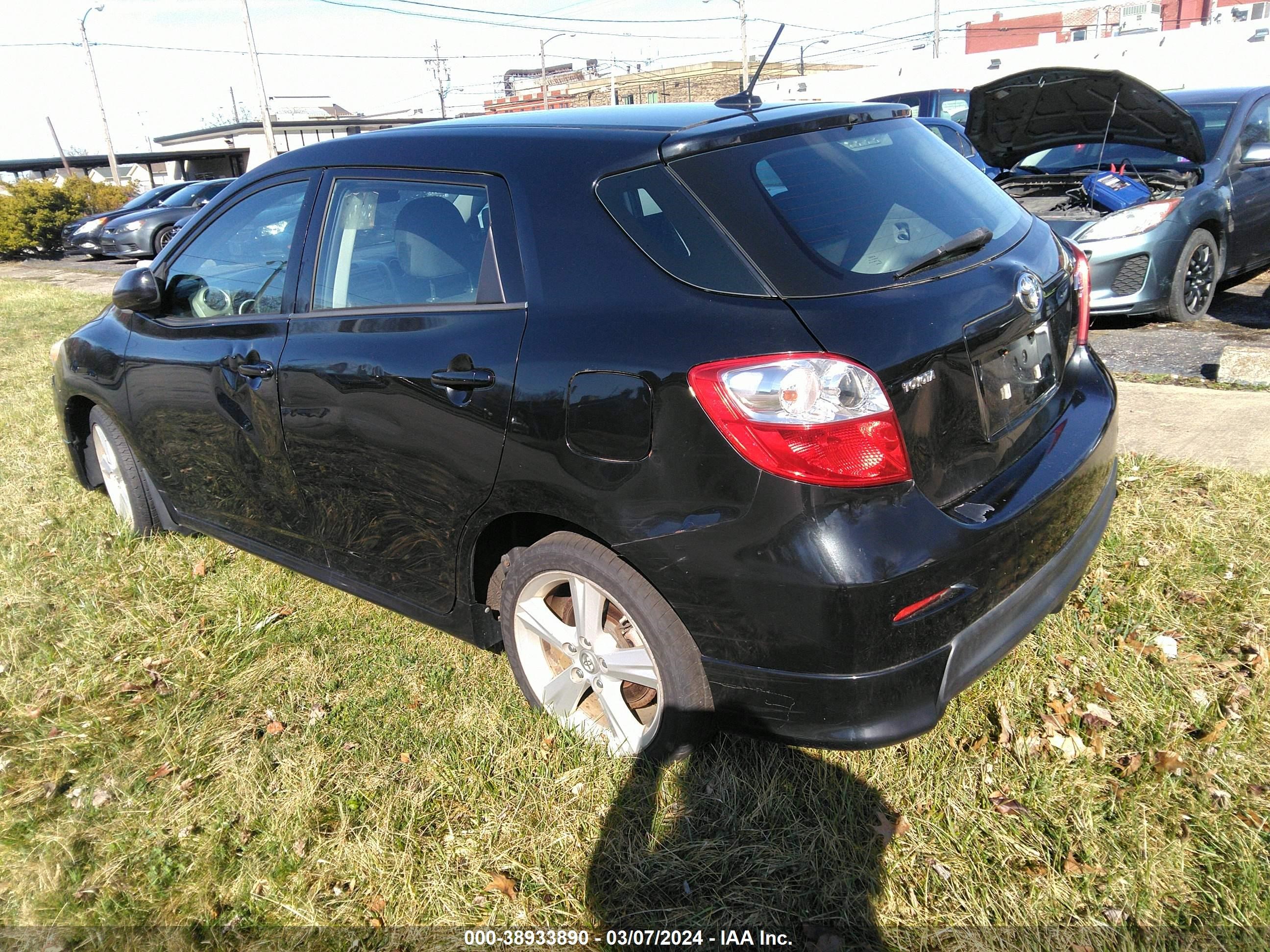 Photo 2 VIN: 2T1KE40EX9C021017 - TOYOTA MATRIX 