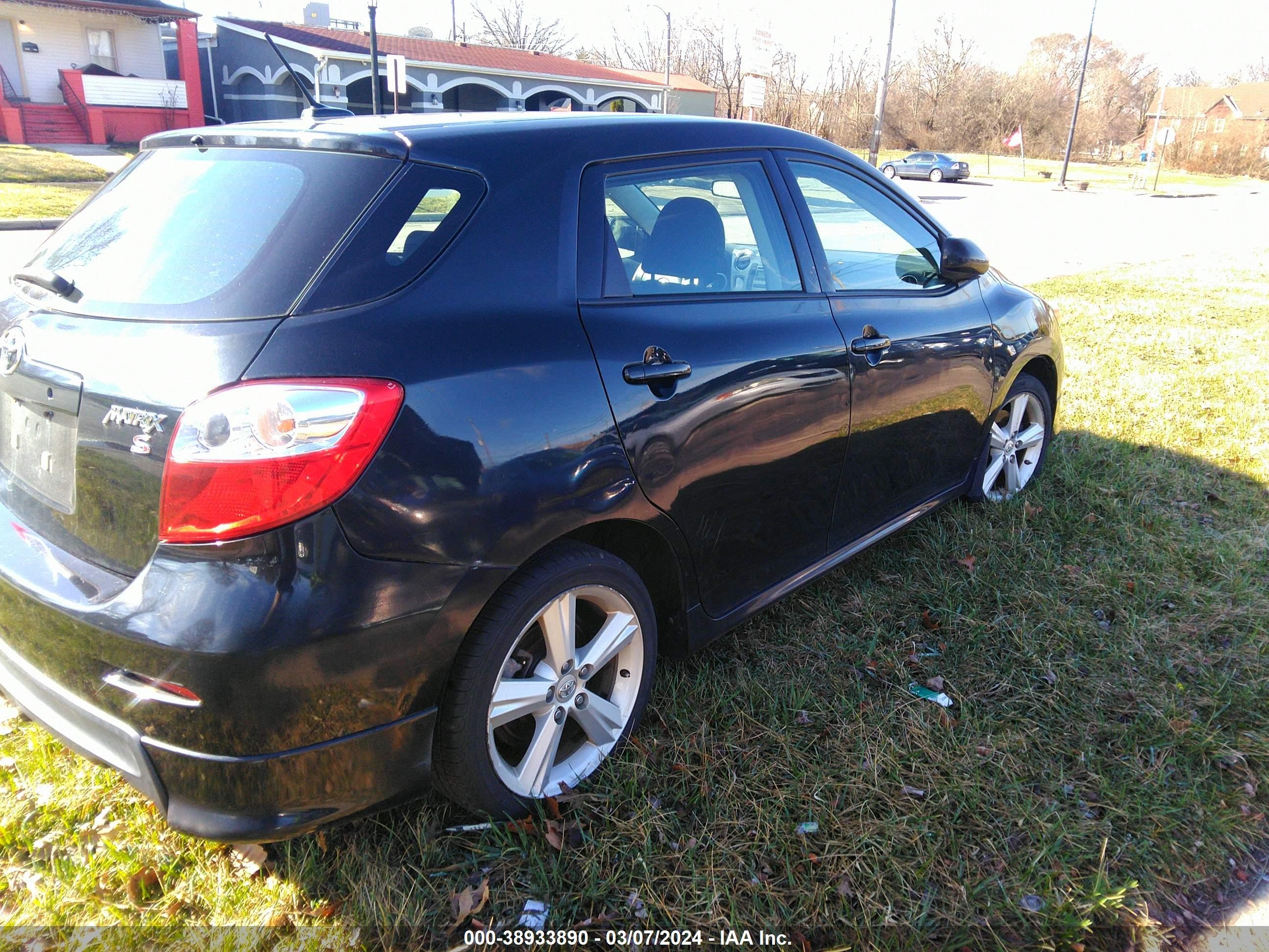 Photo 3 VIN: 2T1KE40EX9C021017 - TOYOTA MATRIX 