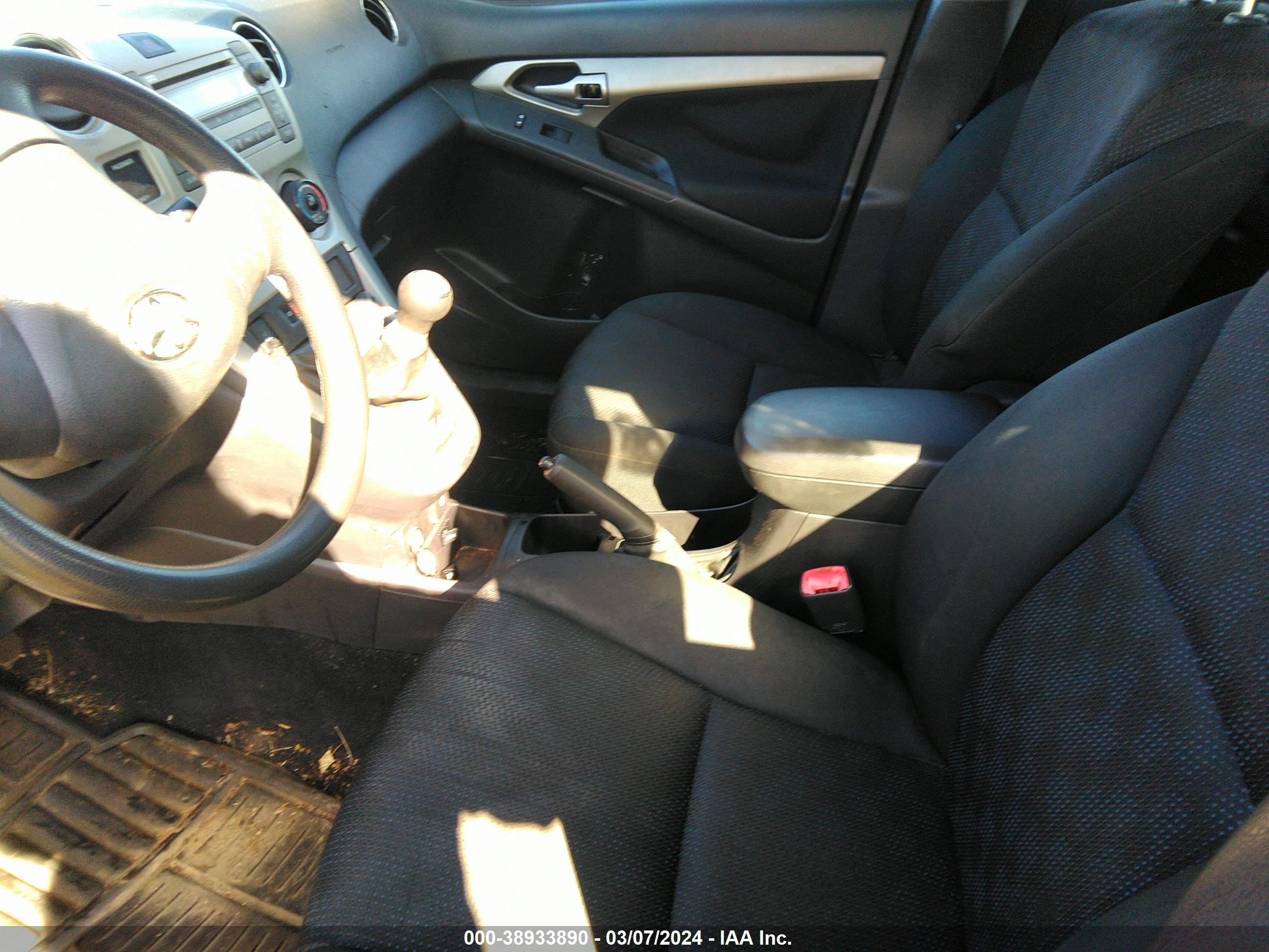 Photo 4 VIN: 2T1KE40EX9C021017 - TOYOTA MATRIX 