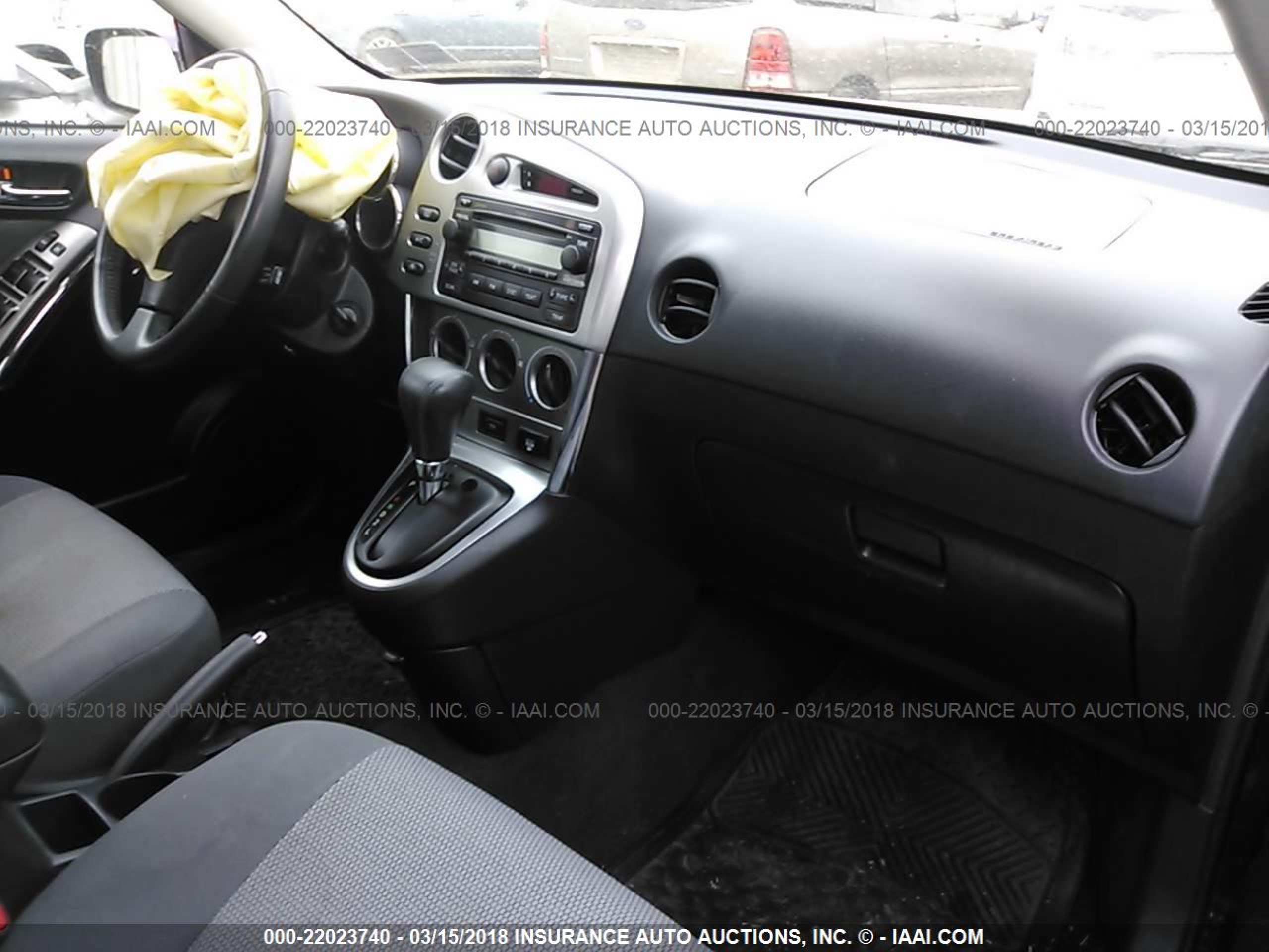 Photo 4 VIN: 2T1KR30E16C612590 - TOYOTA MATRIX 