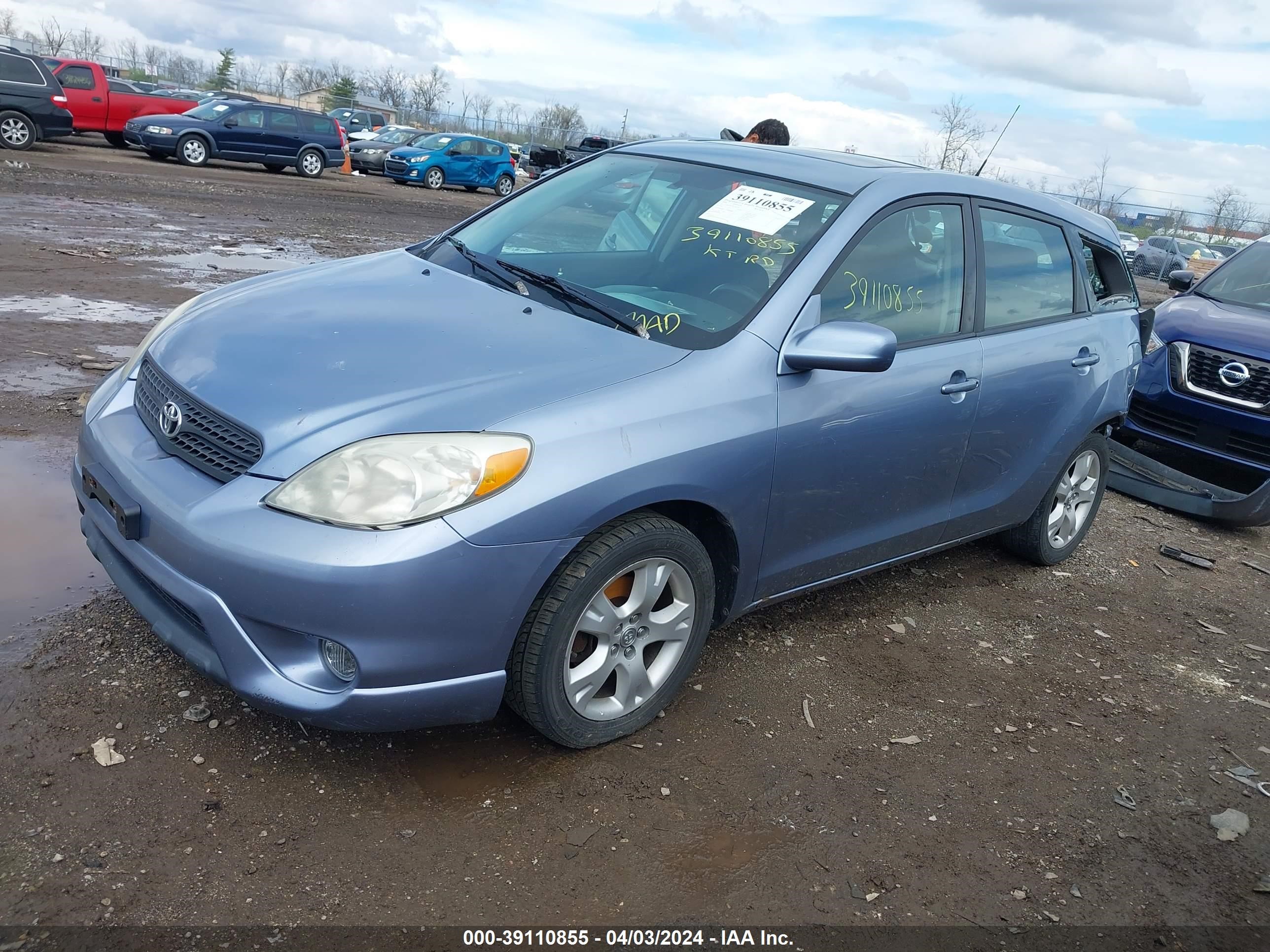 Photo 1 VIN: 2T1KR30E28C703239 - TOYOTA MATRIX 