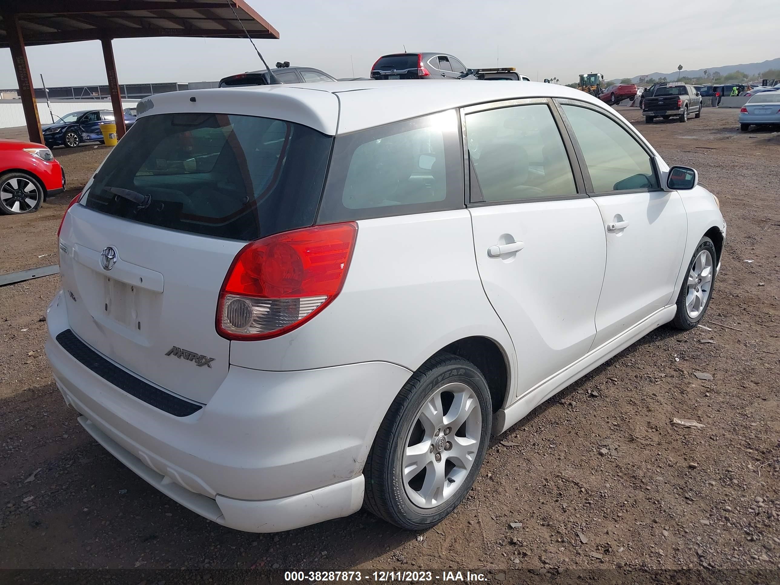 Photo 3 VIN: 2T1KR30E36C613336 - TOYOTA MATRIX 