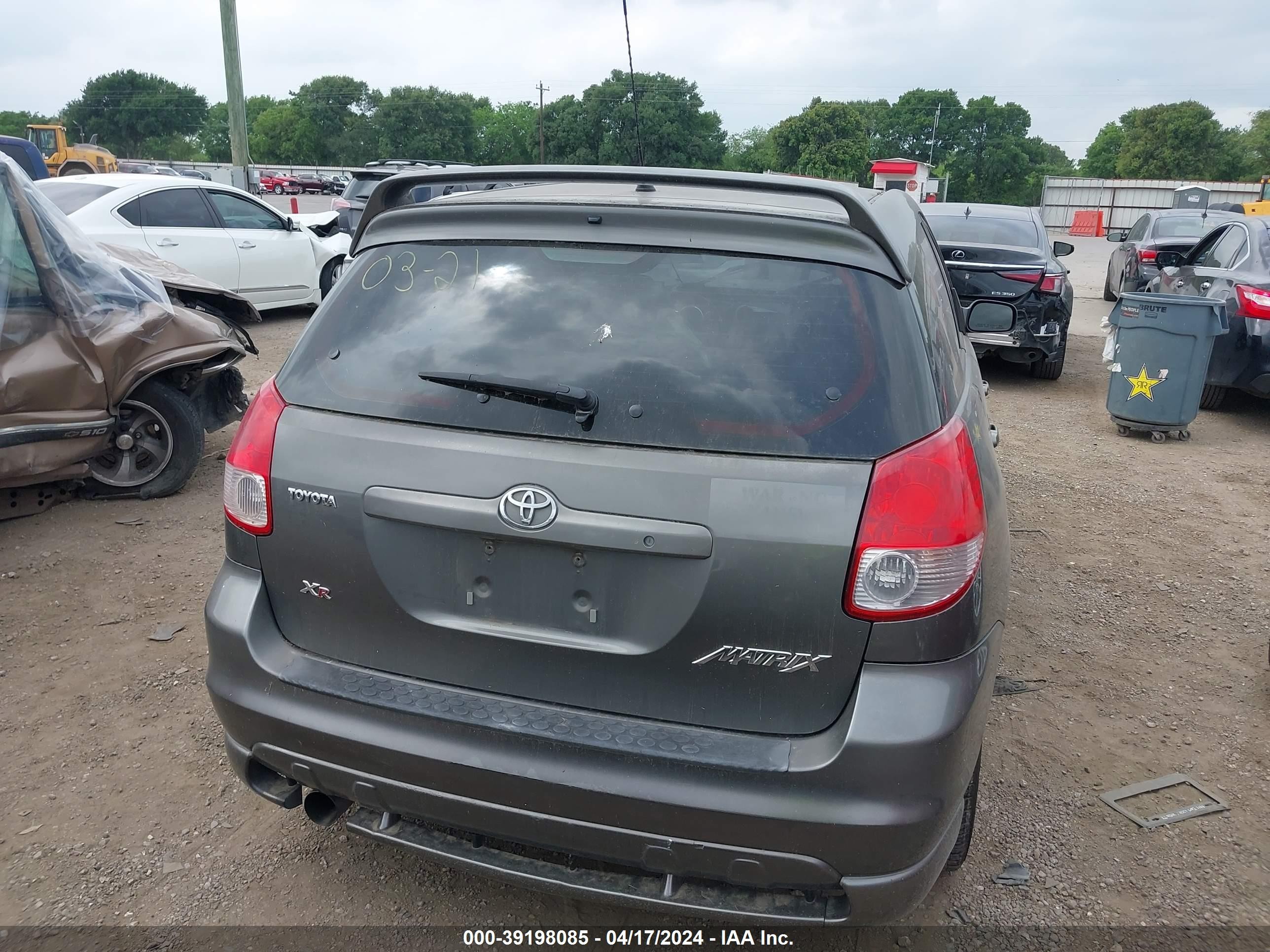 Photo 15 VIN: 2T1KR32E05C397912 - TOYOTA MATRIX 