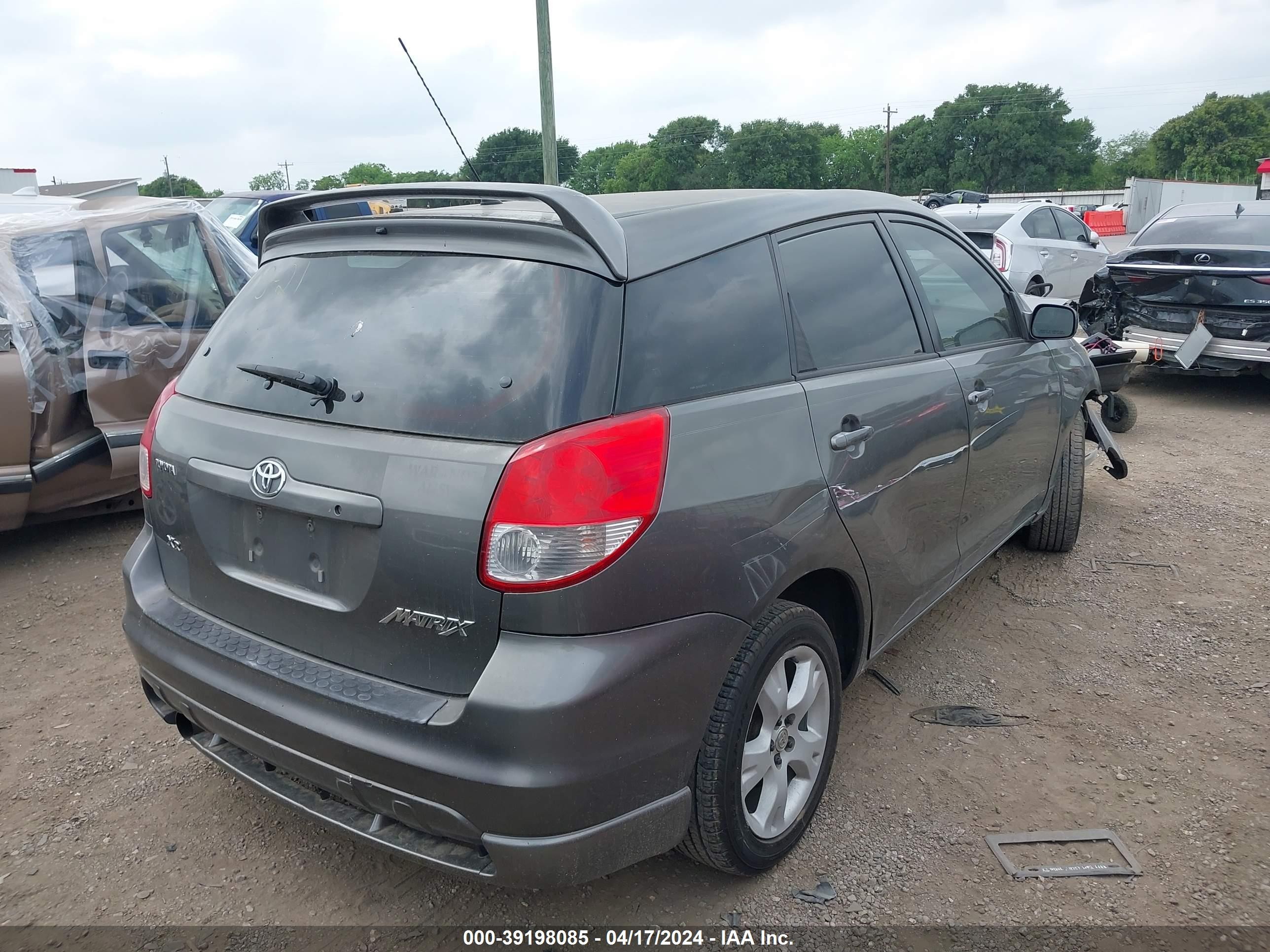 Photo 3 VIN: 2T1KR32E05C397912 - TOYOTA MATRIX 