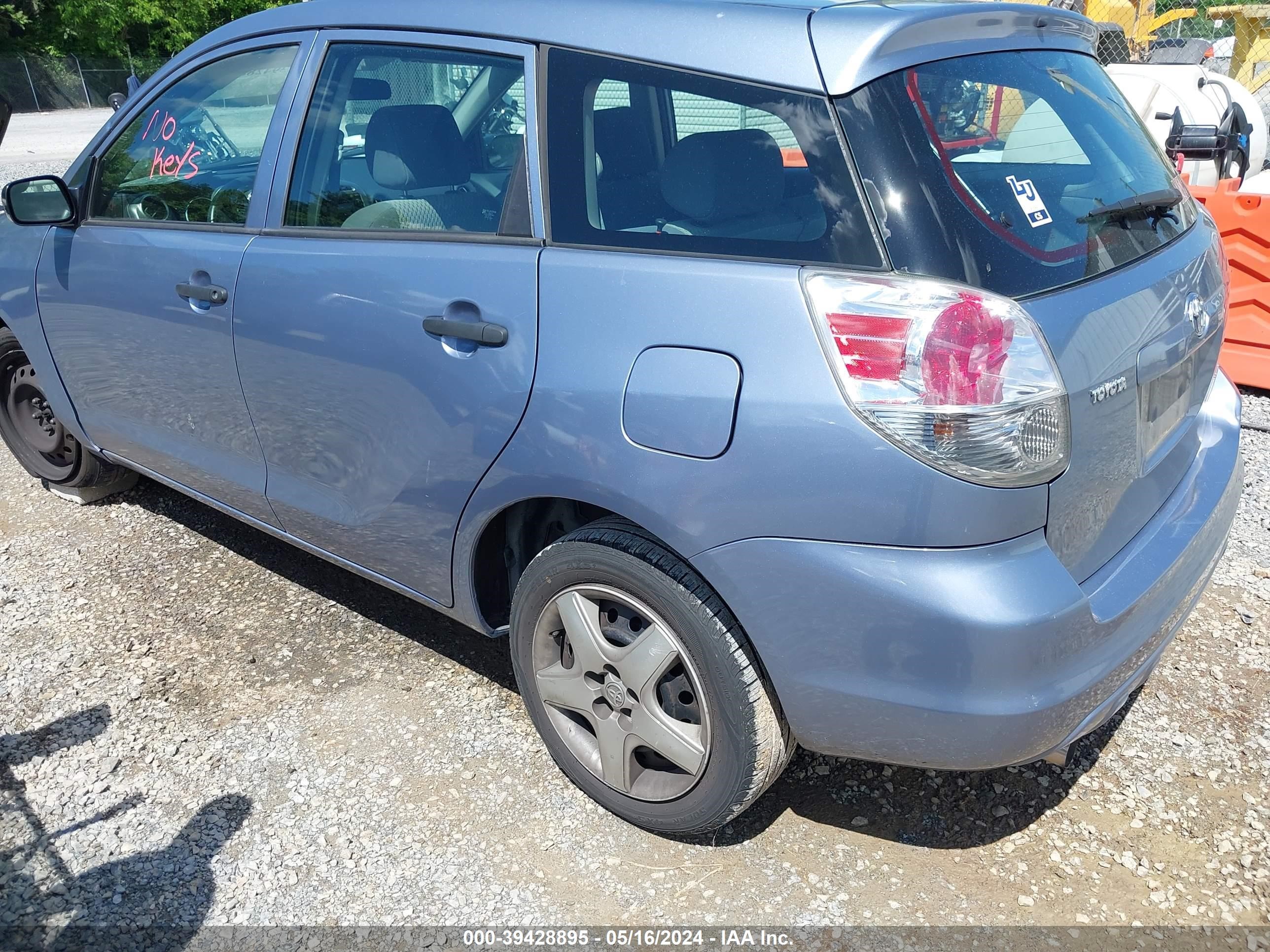 Photo 2 VIN: 2T1KR32E07C651010 - TOYOTA MATRIX 