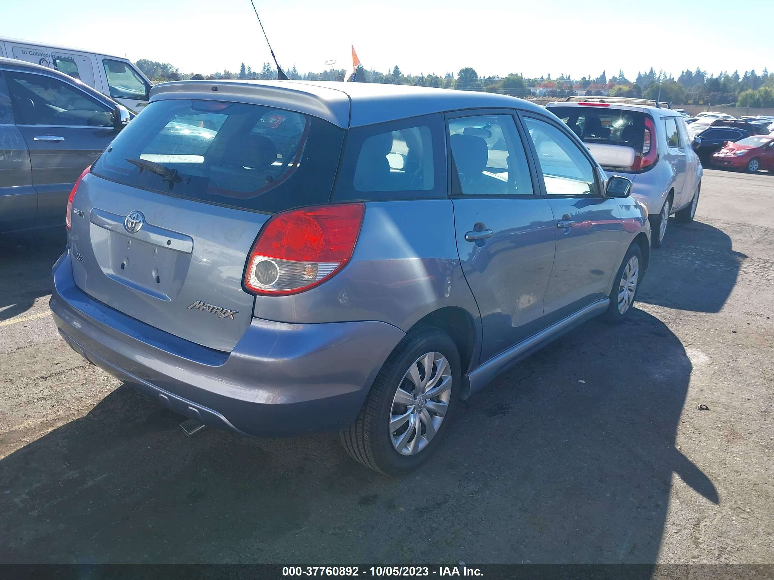 Photo 3 VIN: 2T1KR32E13C047976 - TOYOTA MATRIX 