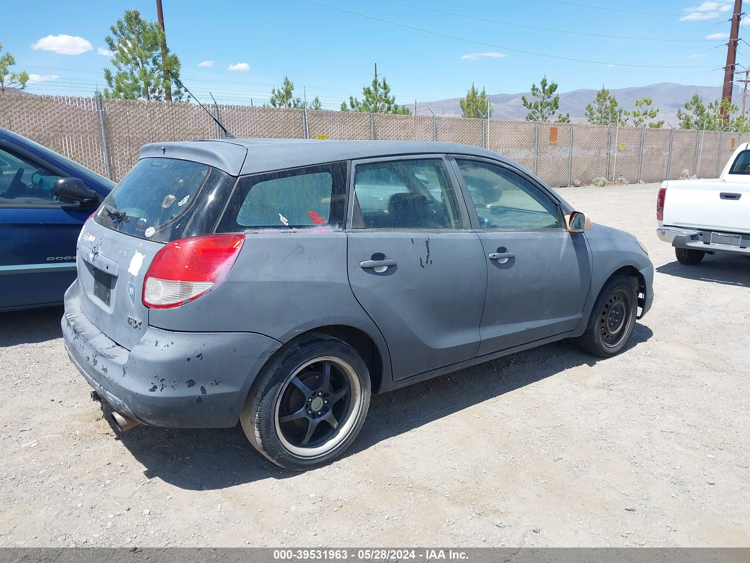 Photo 3 VIN: 2T1KR32E13C056516 - TOYOTA MATRIX 