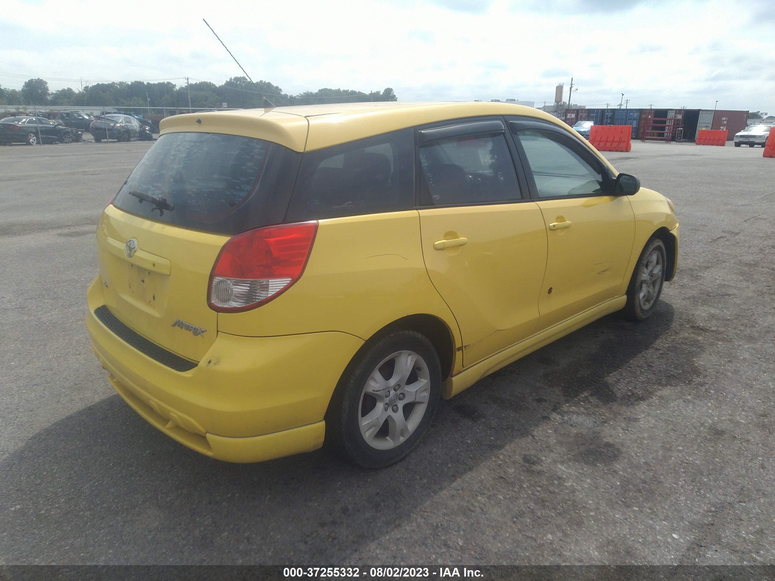 Photo 3 VIN: 2T1KR32E14C173644 - TOYOTA MATRIX 