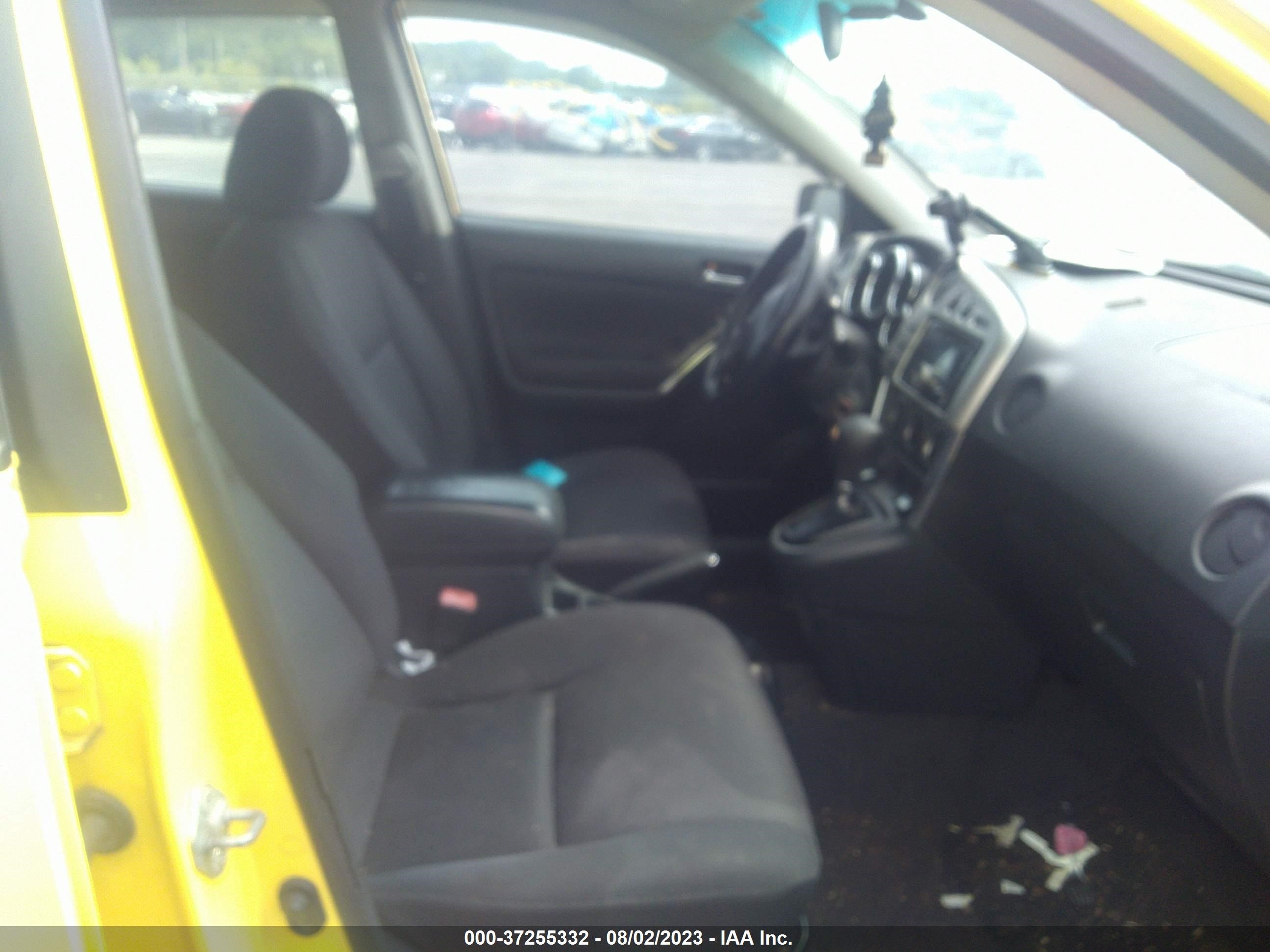 Photo 4 VIN: 2T1KR32E14C173644 - TOYOTA MATRIX 