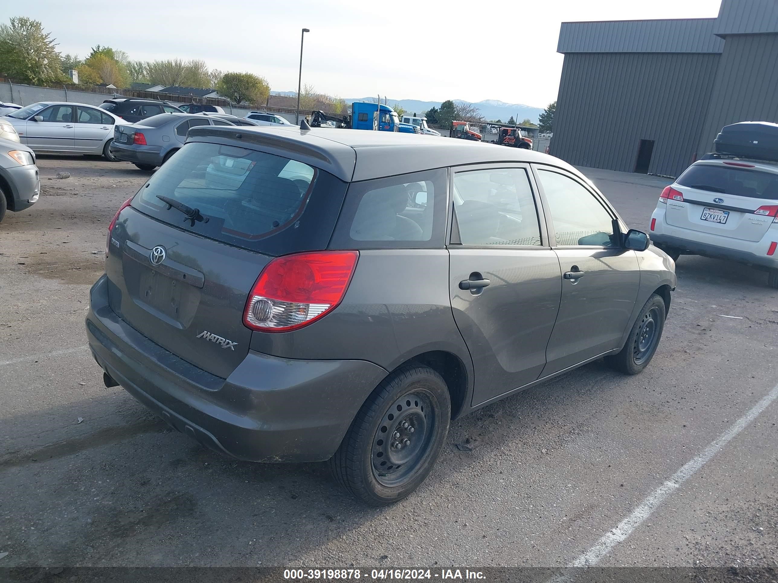 Photo 3 VIN: 2T1KR32E14C201183 - TOYOTA MATRIX 