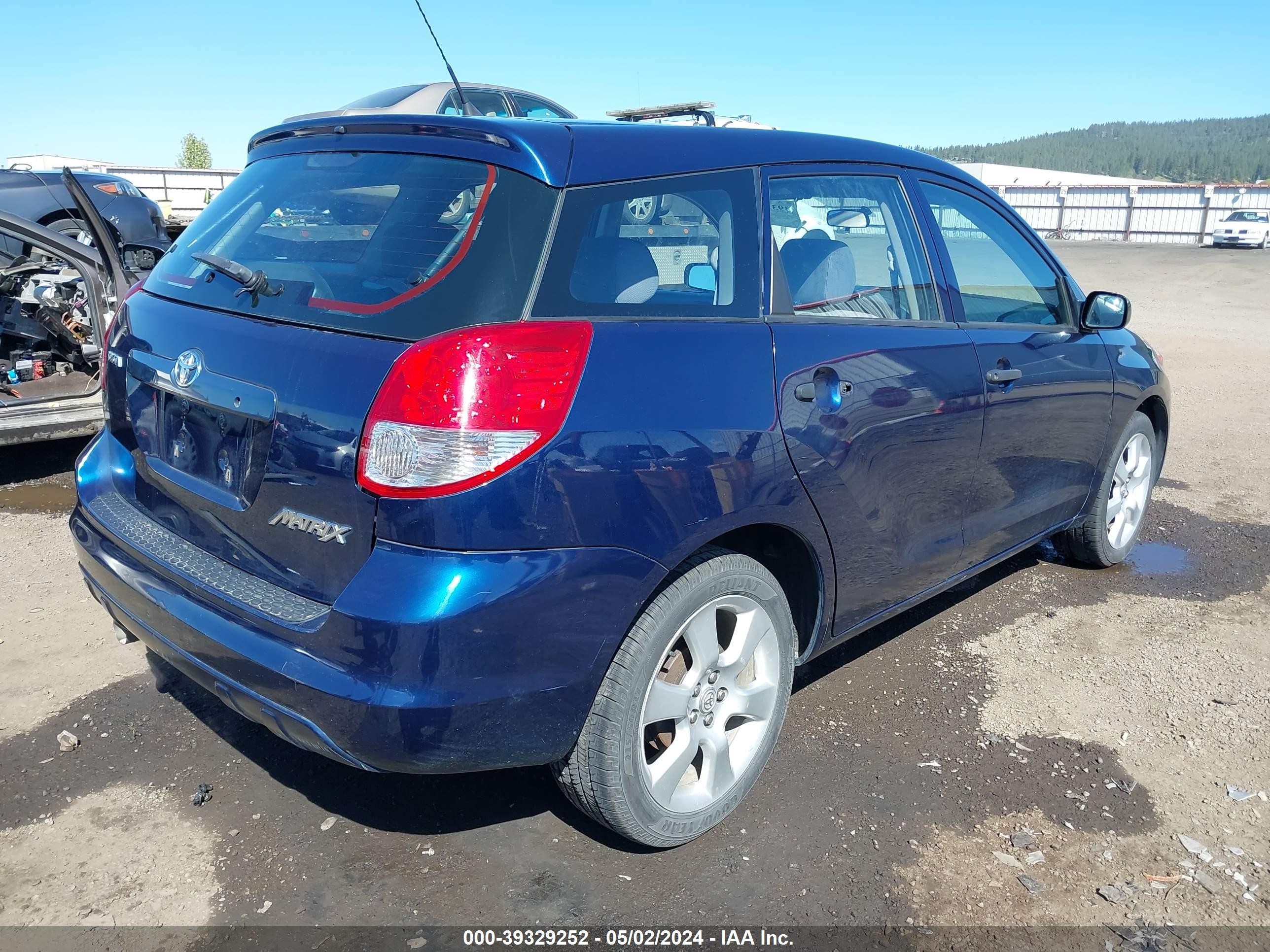 Photo 3 VIN: 2T1KR32E14C294884 - TOYOTA MATRIX 