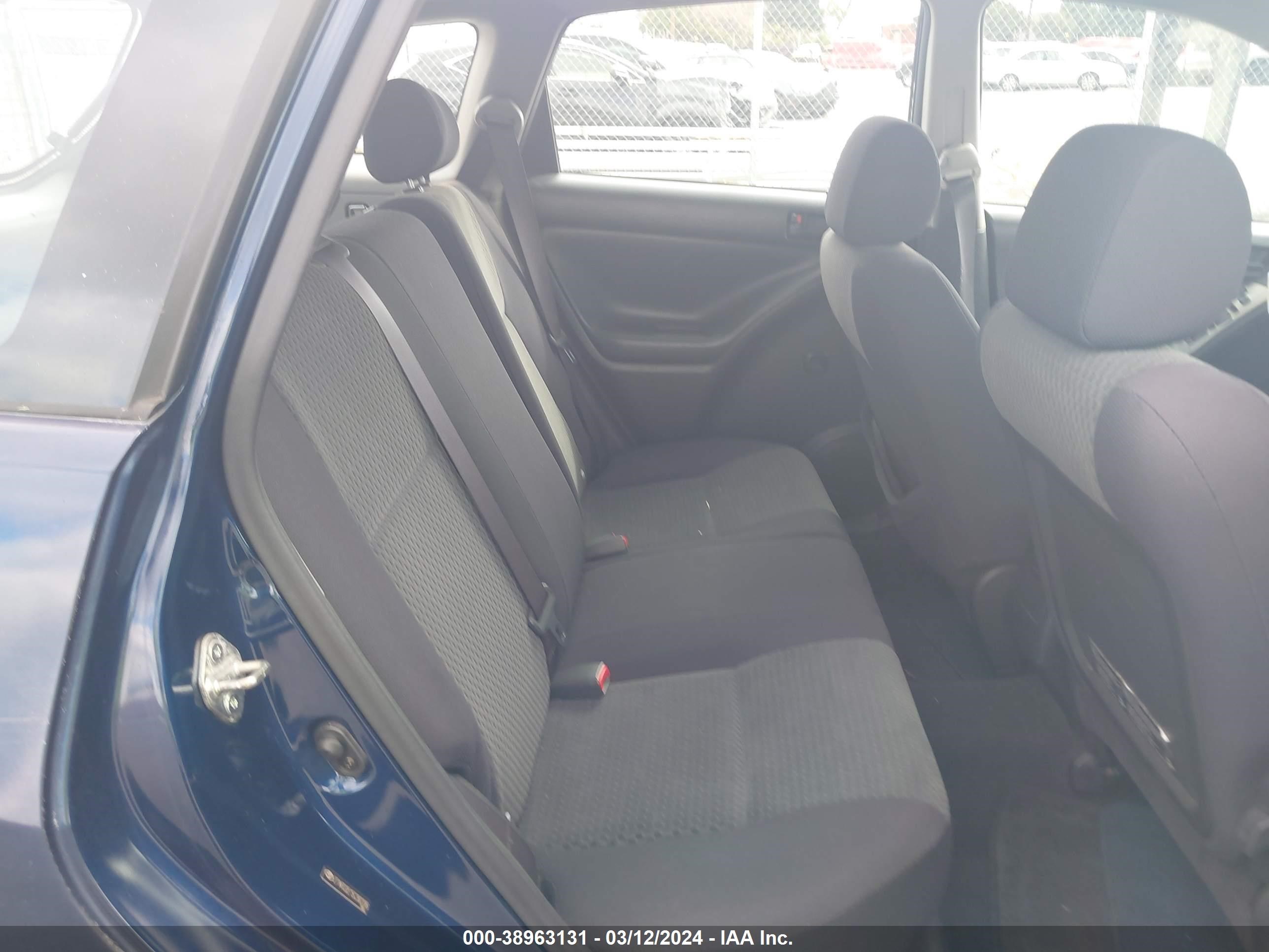 Photo 7 VIN: 2T1KR32E15C382206 - TOYOTA MATRIX 