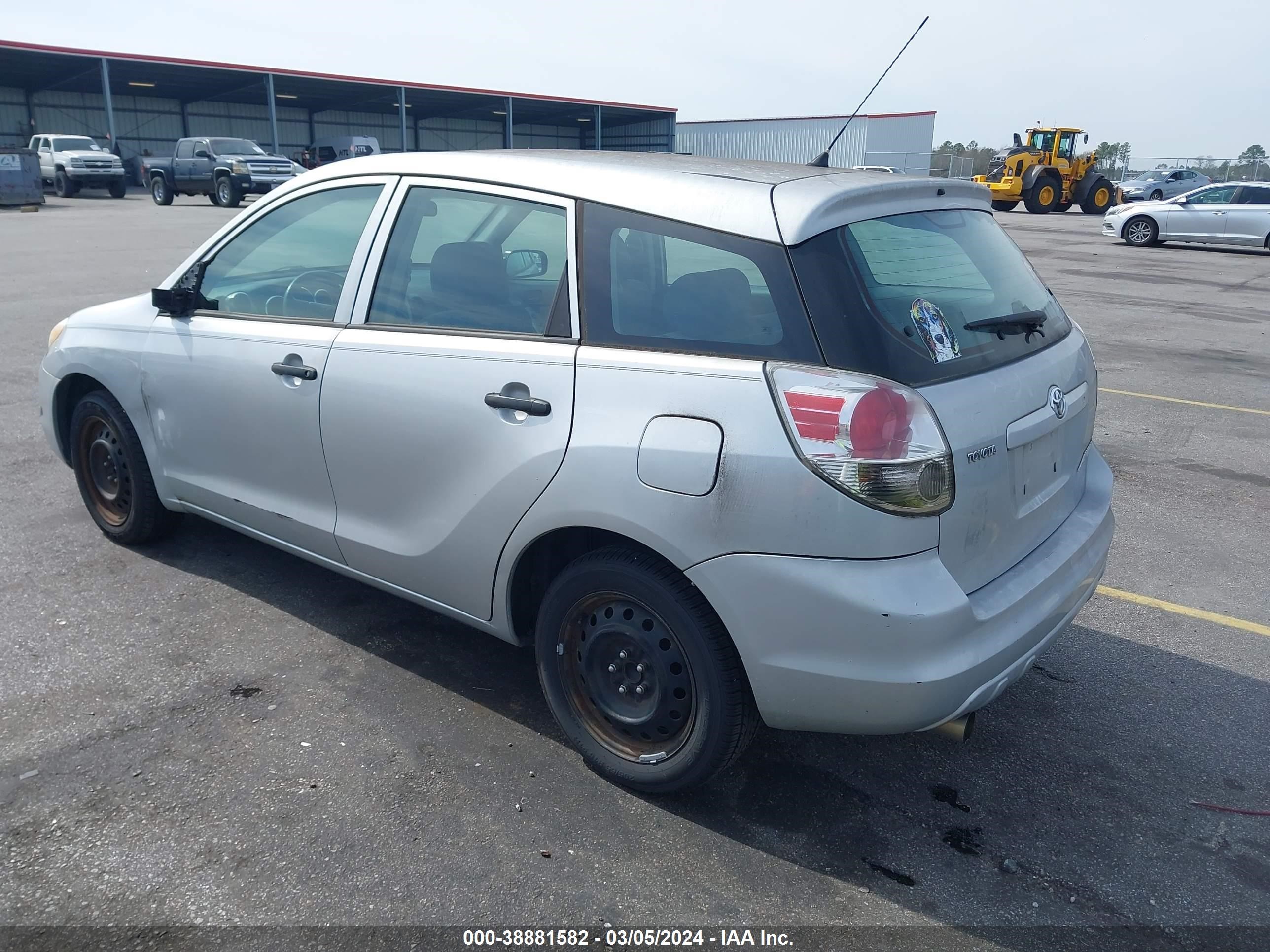 Photo 2 VIN: 2T1KR32E15C460631 - TOYOTA MATRIX 