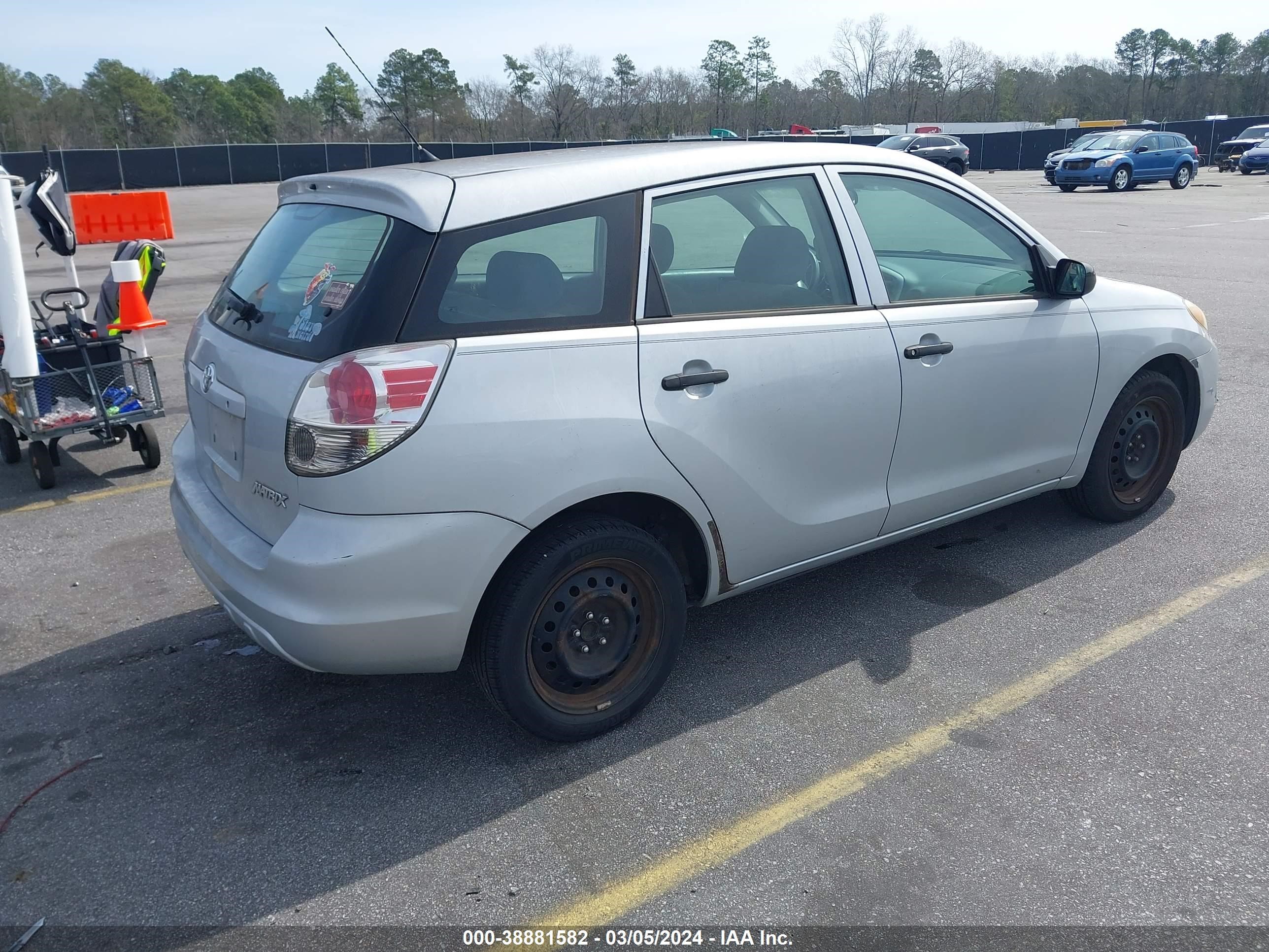 Photo 3 VIN: 2T1KR32E15C460631 - TOYOTA MATRIX 