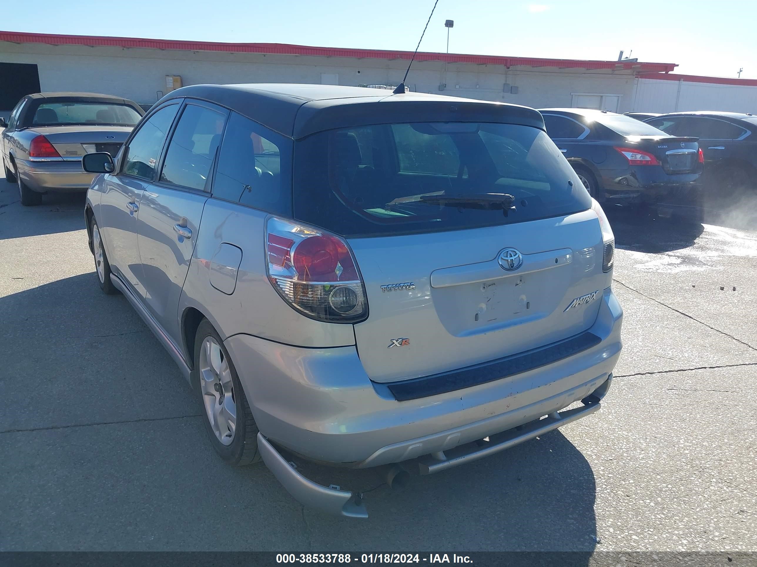 Photo 2 VIN: 2T1KR32E16C605202 - TOYOTA MATRIX 