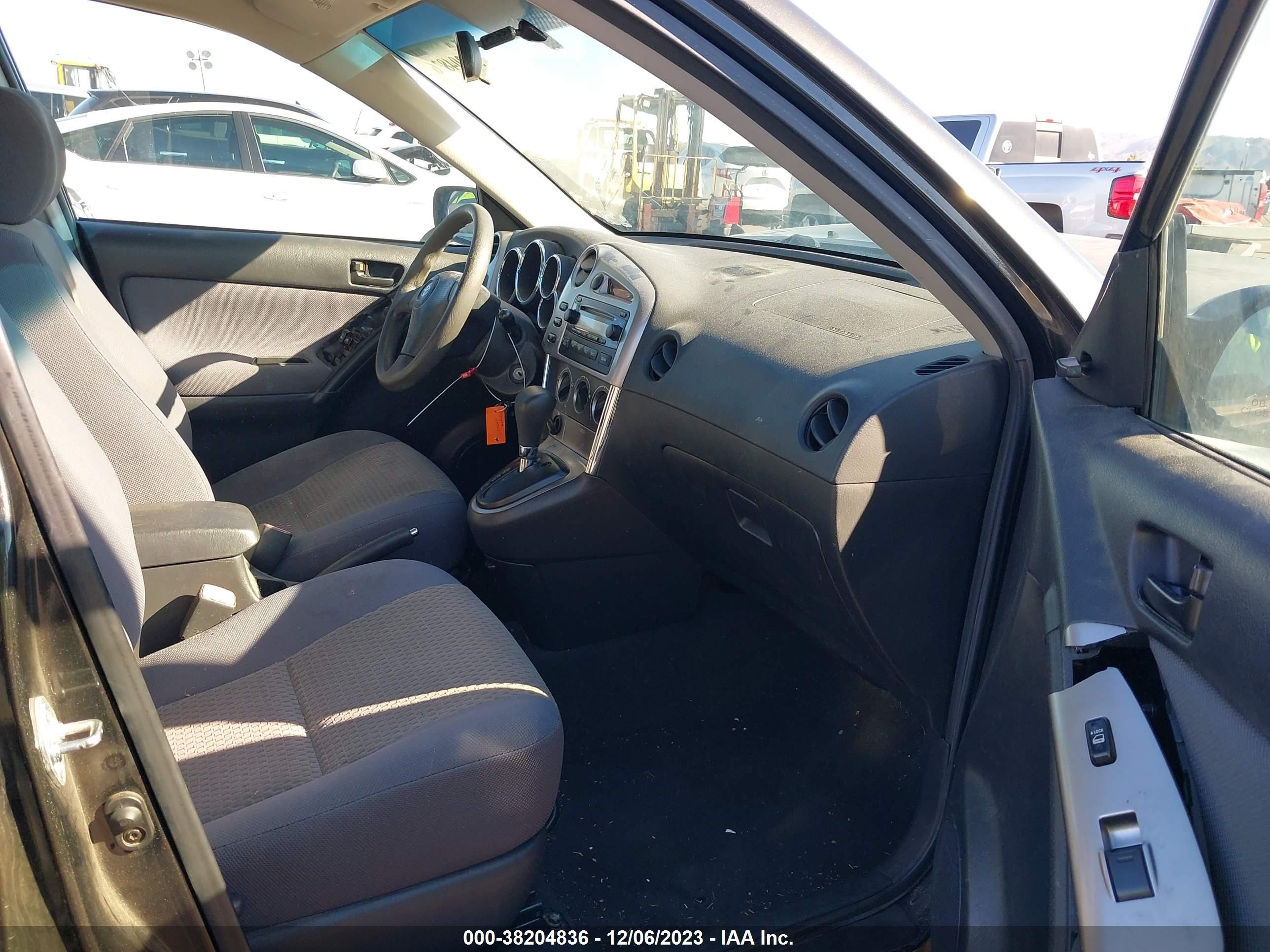 Photo 4 VIN: 2T1KR32E16C617642 - TOYOTA MATRIX 