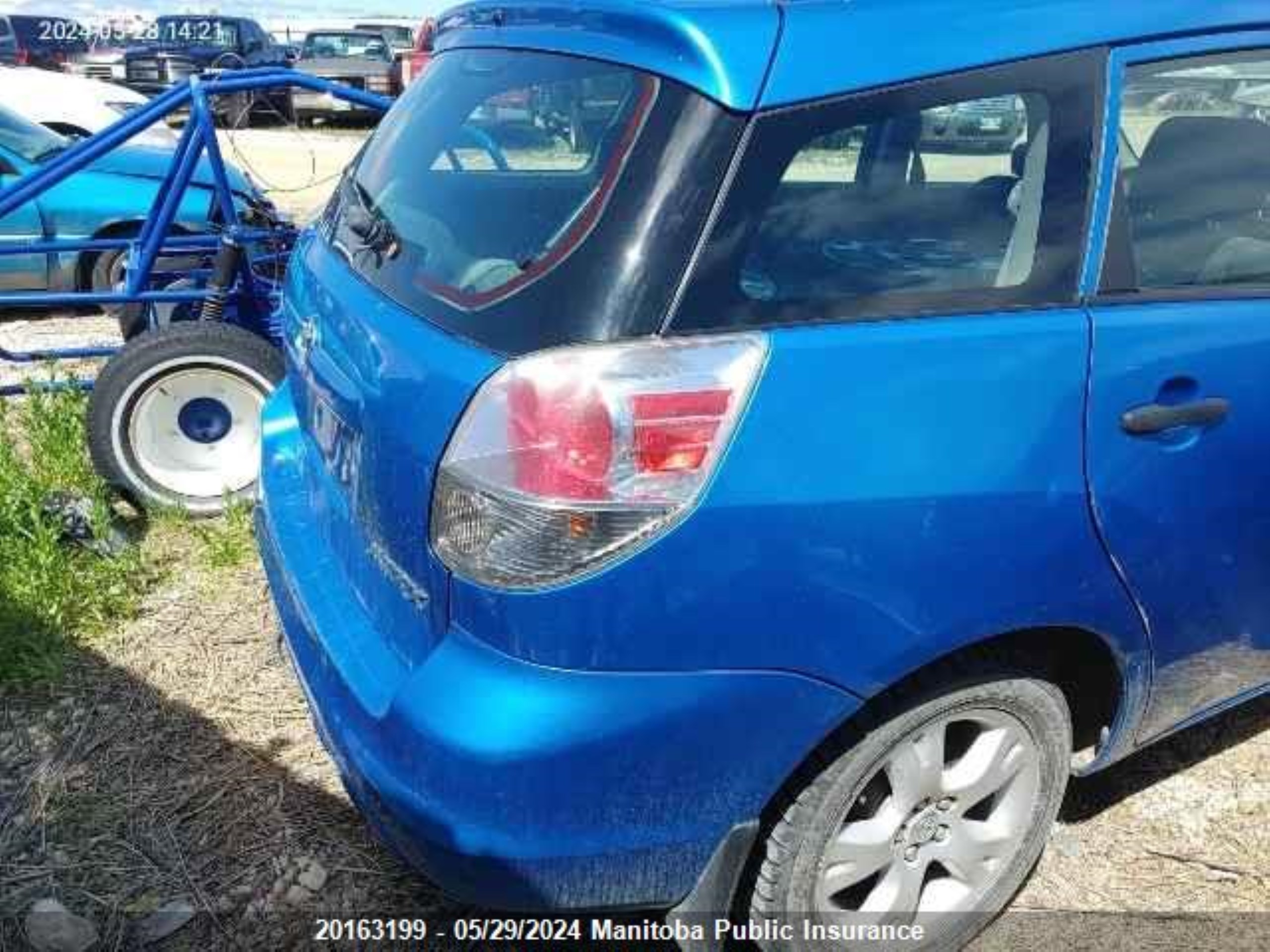 Photo 3 VIN: 2T1KR32E17C634670 - TOYOTA MATRIX 