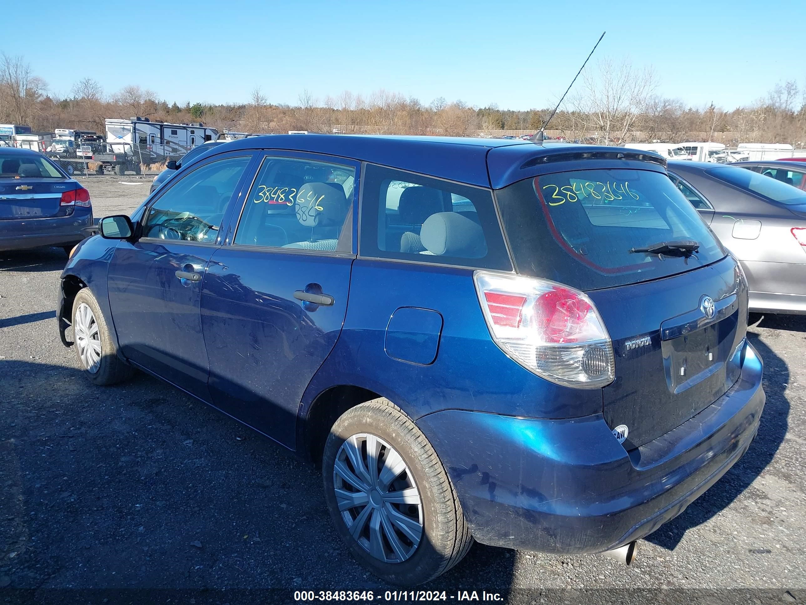 Photo 2 VIN: 2T1KR32E18C700751 - TOYOTA MATRIX 