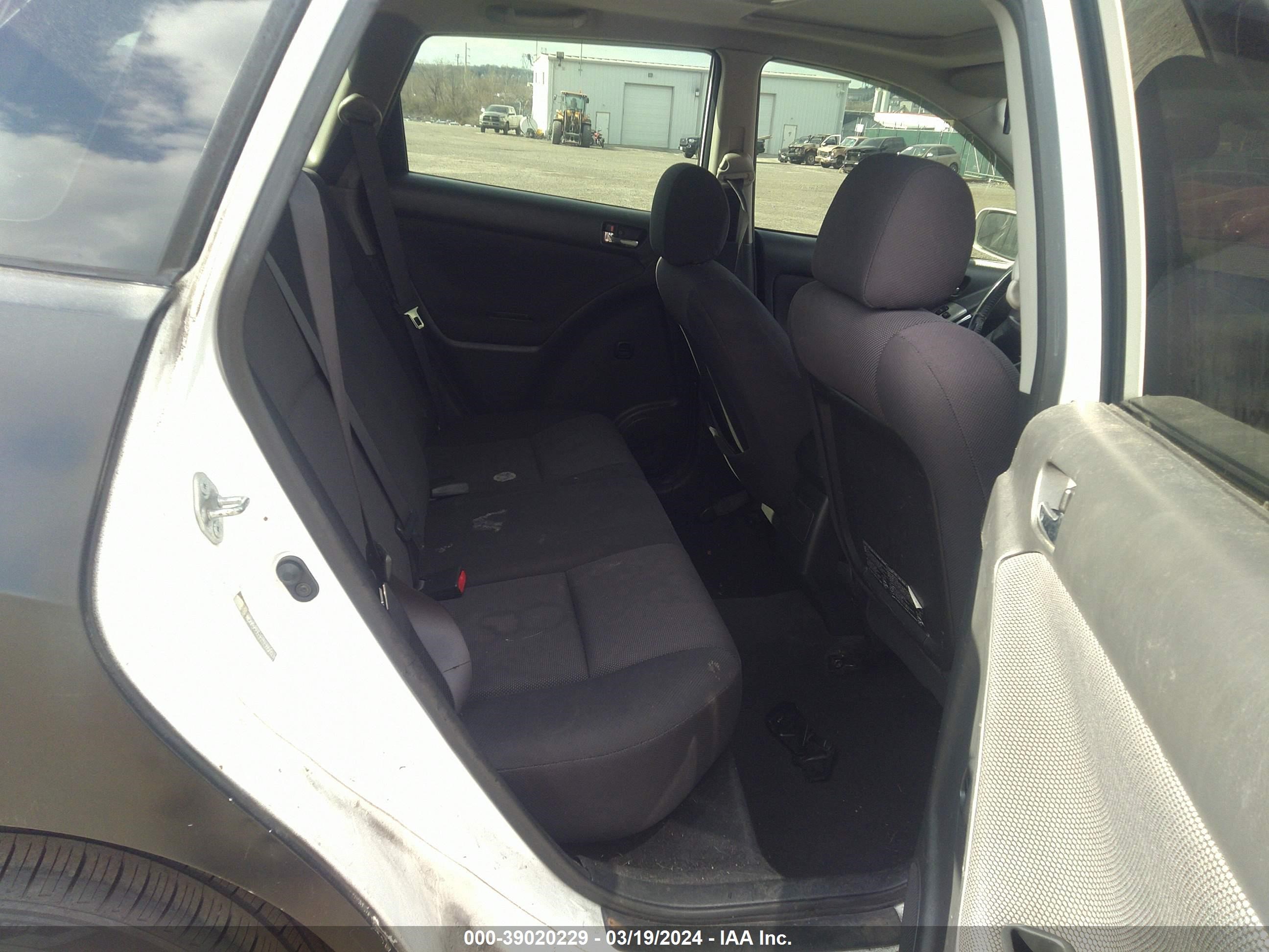 Photo 7 VIN: 2T1KR32E23C015344 - TOYOTA MATRIX 