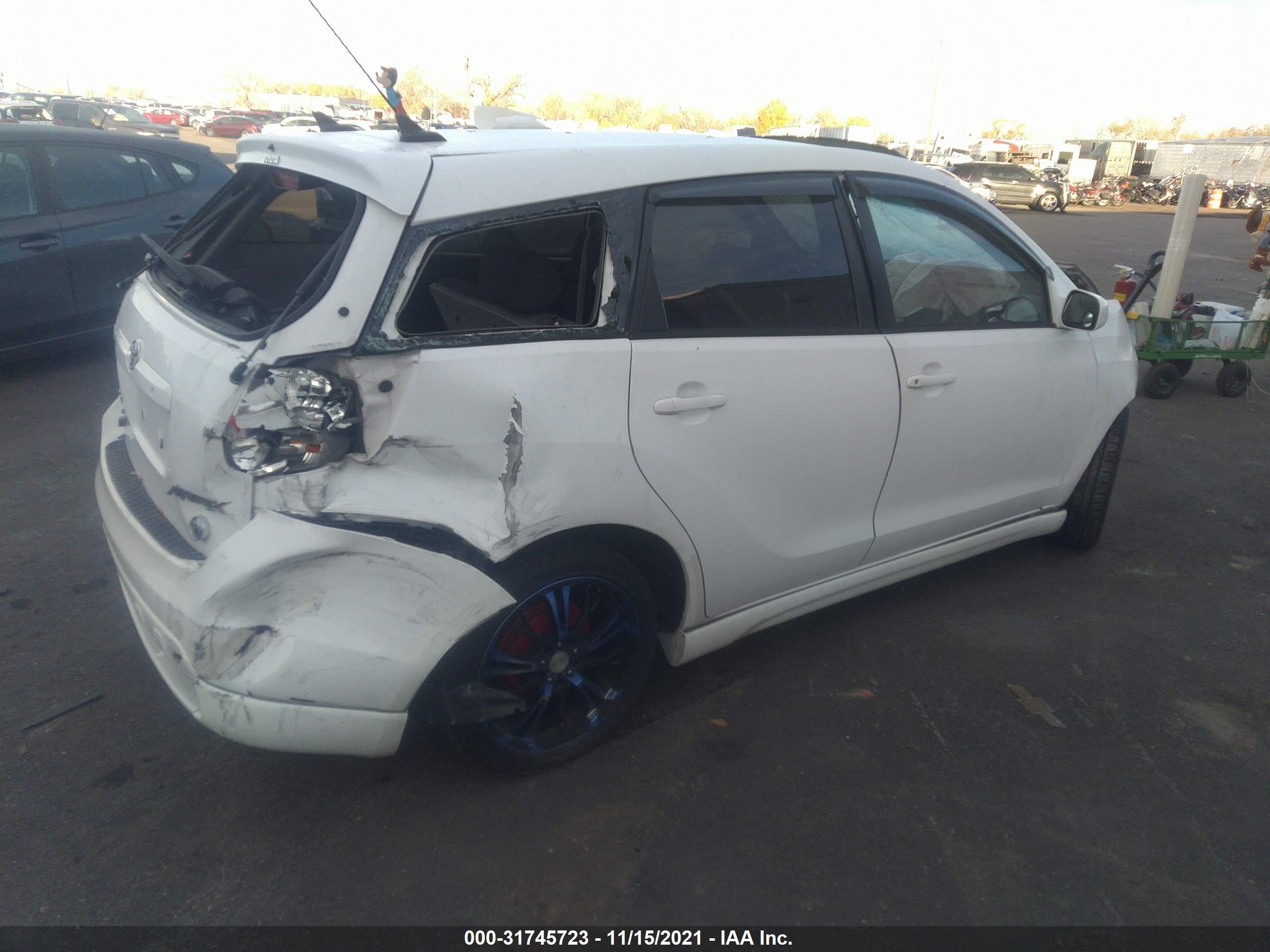 Photo 3 VIN: 2T1KR32E23C030944 - TOYOTA MATRIX 