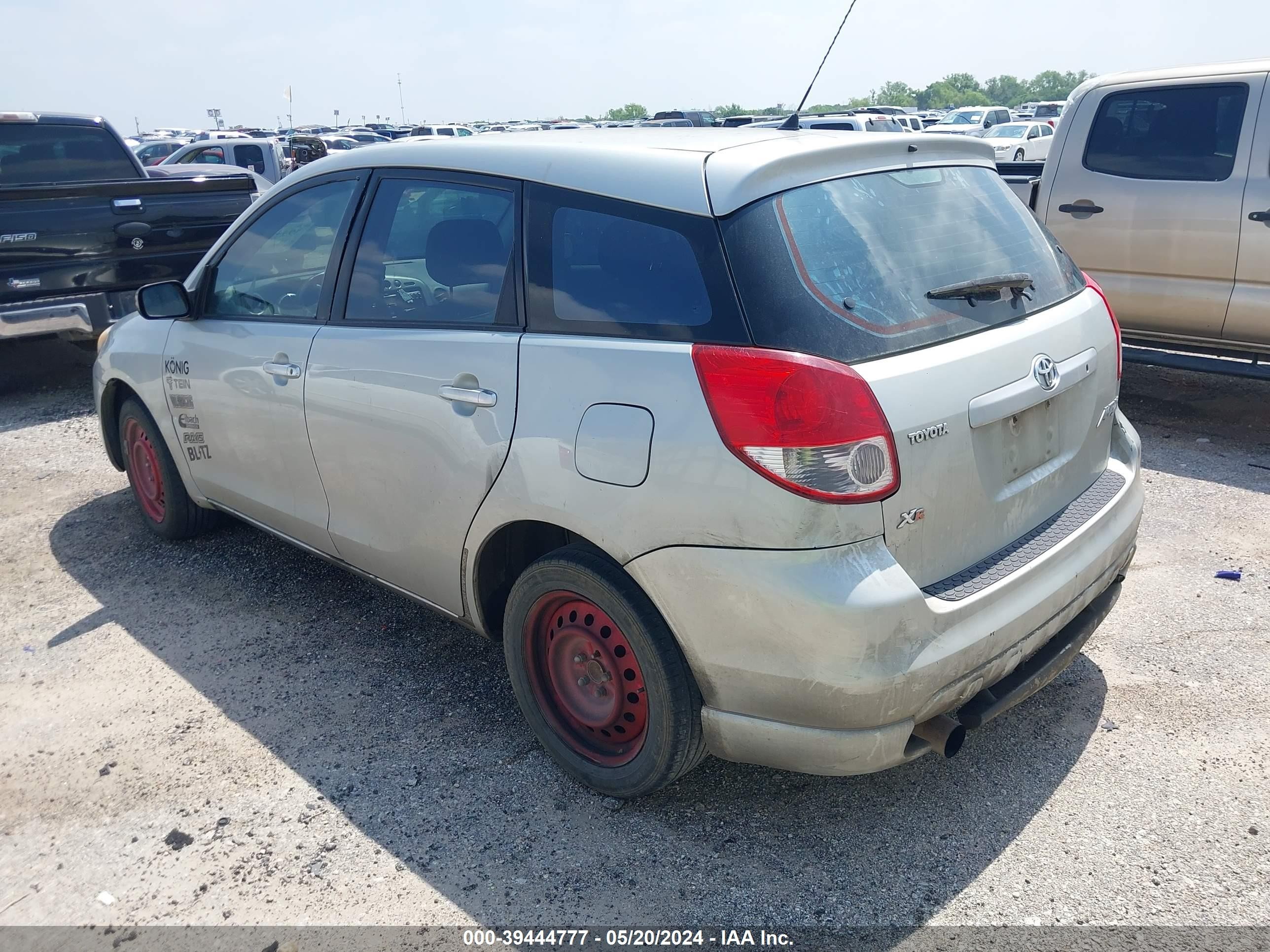 Photo 2 VIN: 2T1KR32E24C167268 - TOYOTA MATRIX 