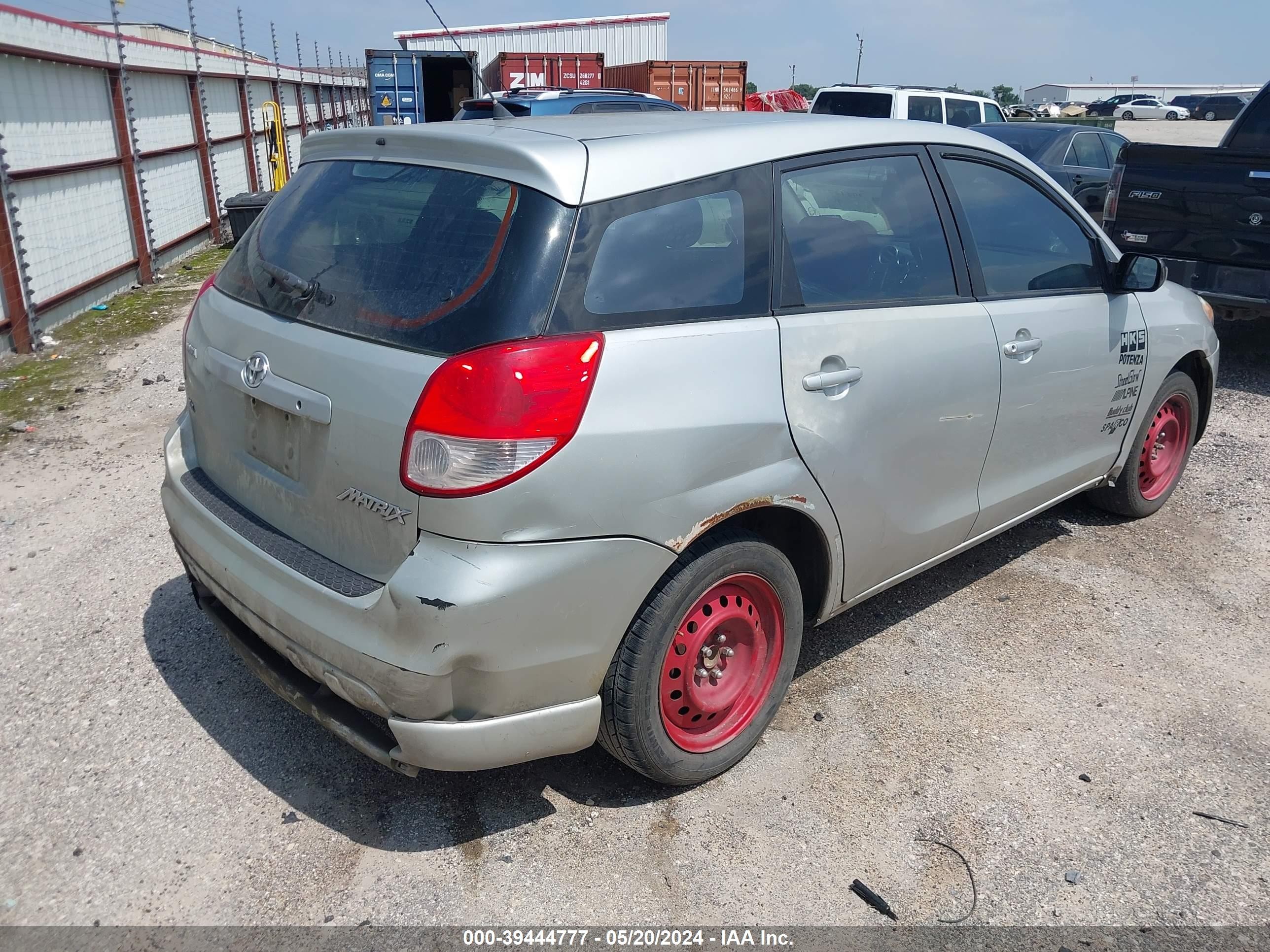 Photo 3 VIN: 2T1KR32E24C167268 - TOYOTA MATRIX 