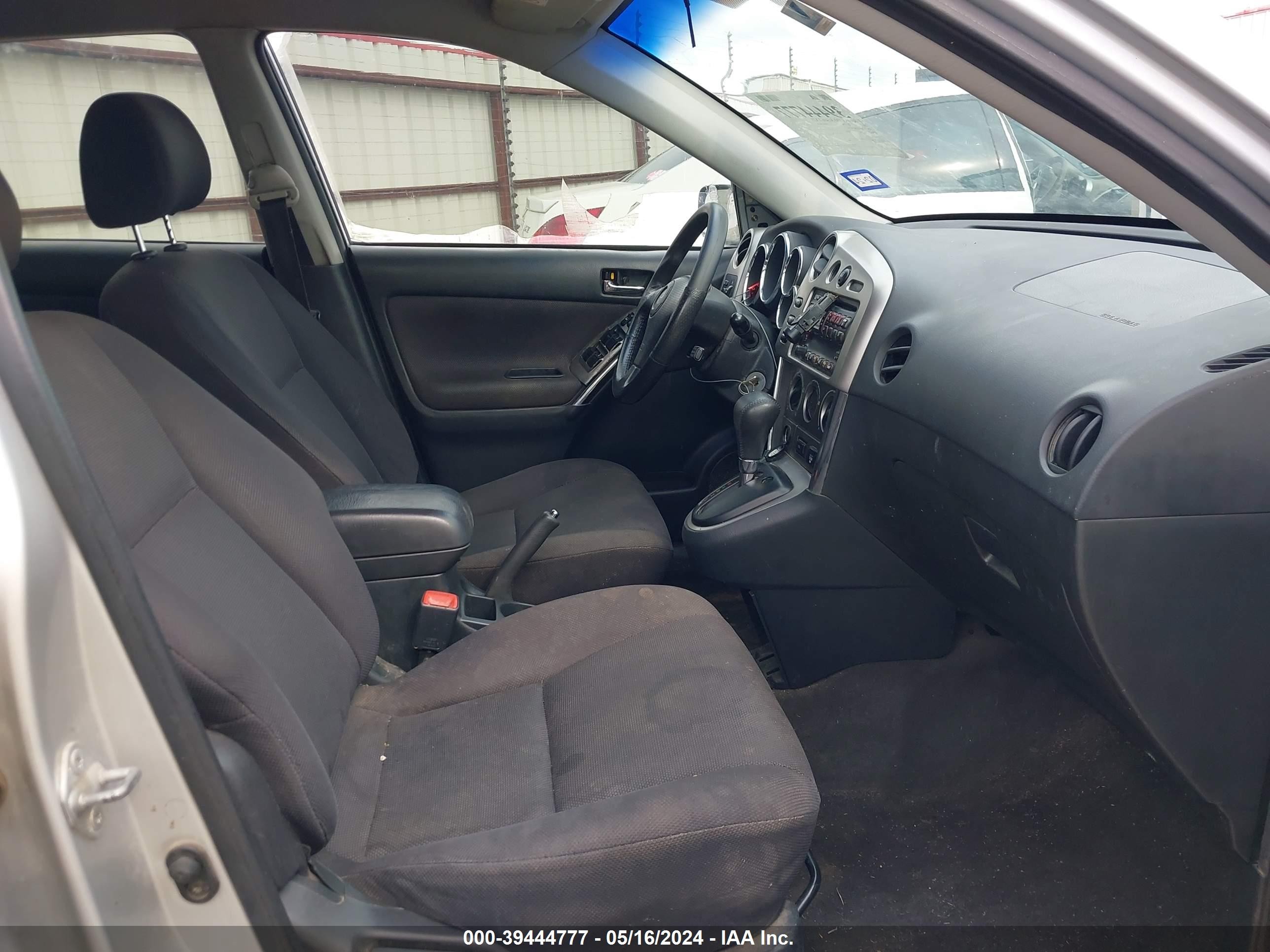 Photo 4 VIN: 2T1KR32E24C167268 - TOYOTA MATRIX 