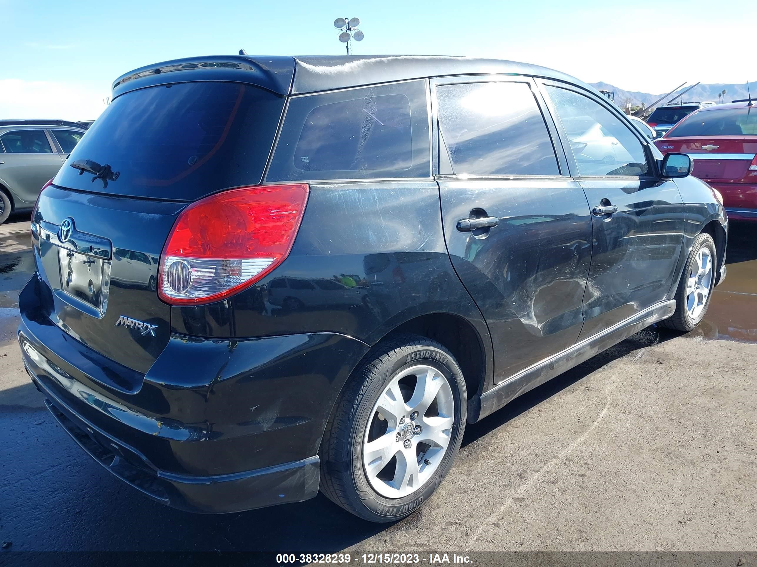 Photo 3 VIN: 2T1KR32E24C192025 - TOYOTA MATRIX 