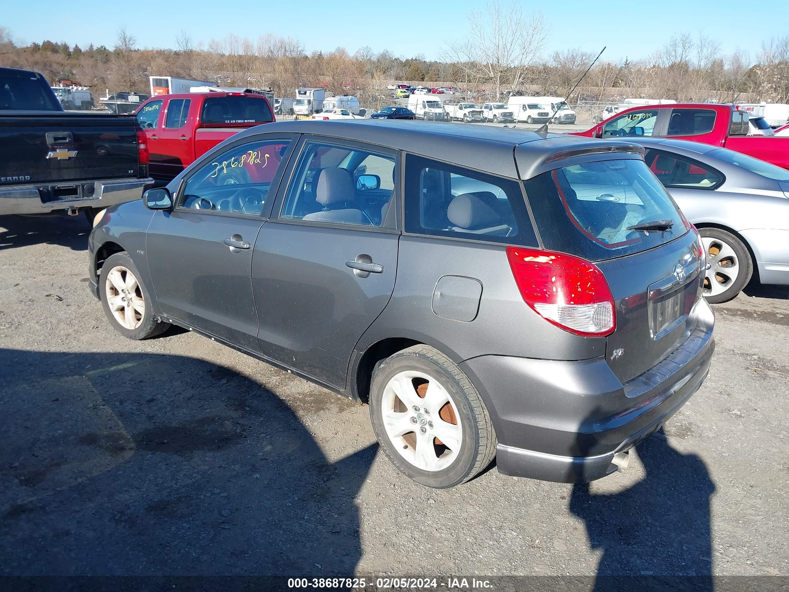 Photo 2 VIN: 2T1KR32E24C204710 - TOYOTA MATRIX 