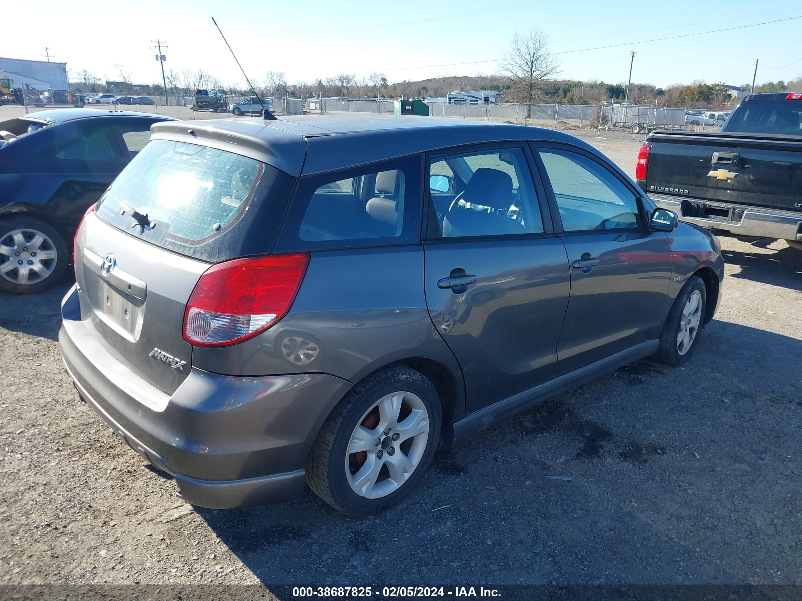 Photo 3 VIN: 2T1KR32E24C204710 - TOYOTA MATRIX 