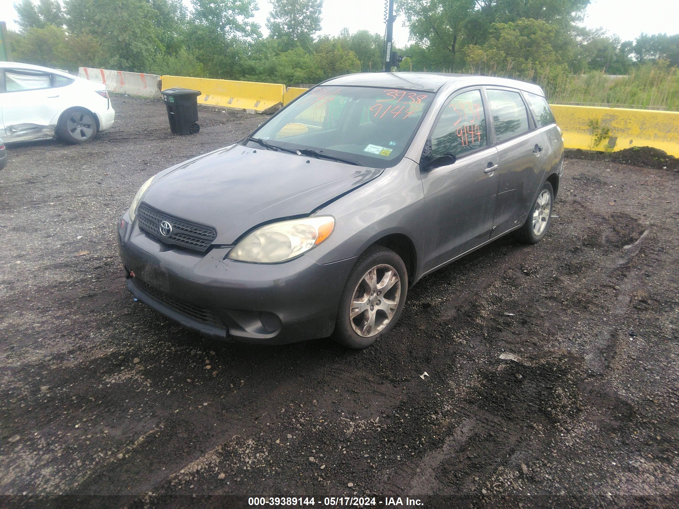 Photo 1 VIN: 2T1KR32E27C635729 - TOYOTA MATRIX 