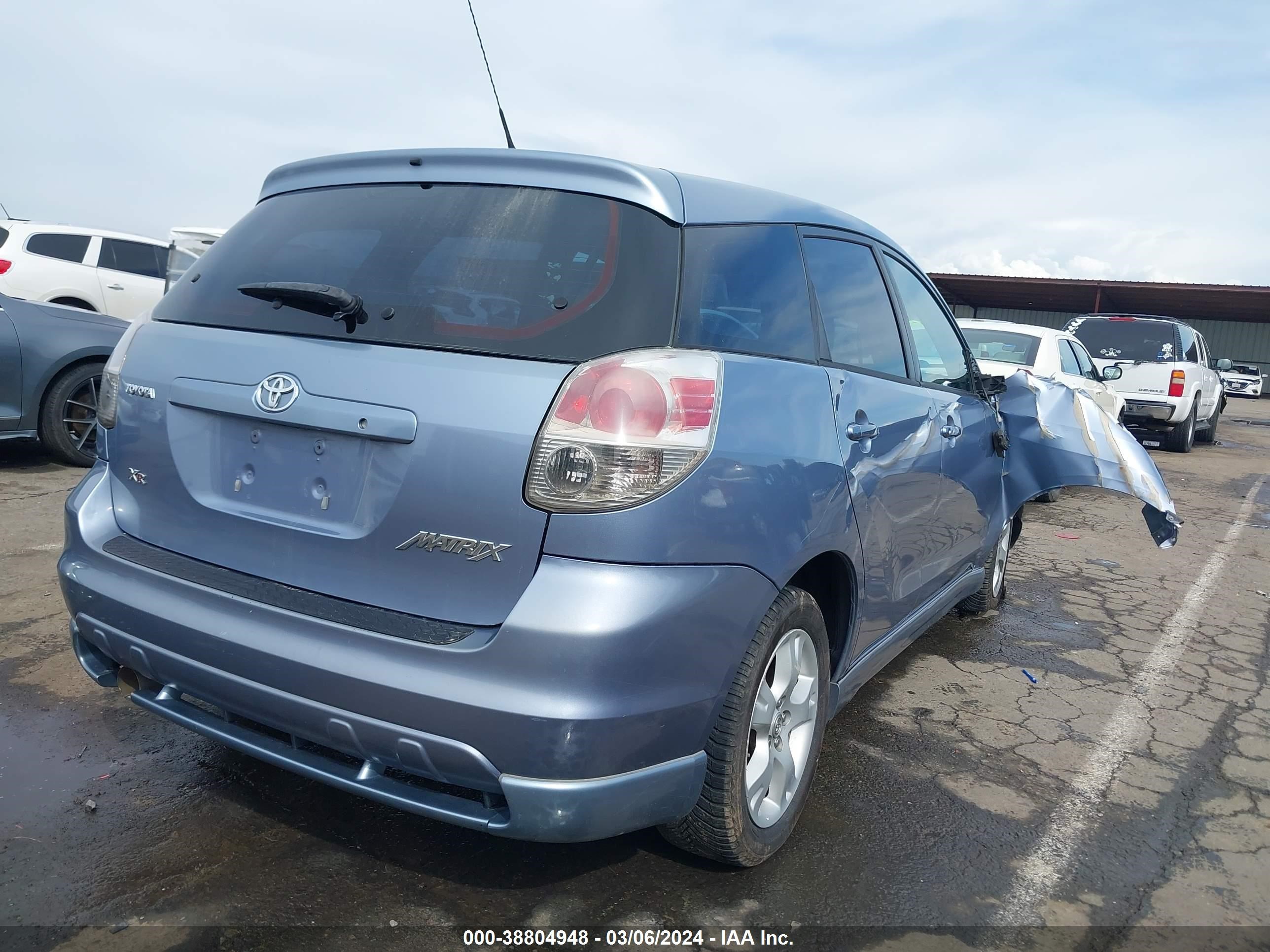 Photo 3 VIN: 2T1KR32E27C646746 - TOYOTA MATRIX 