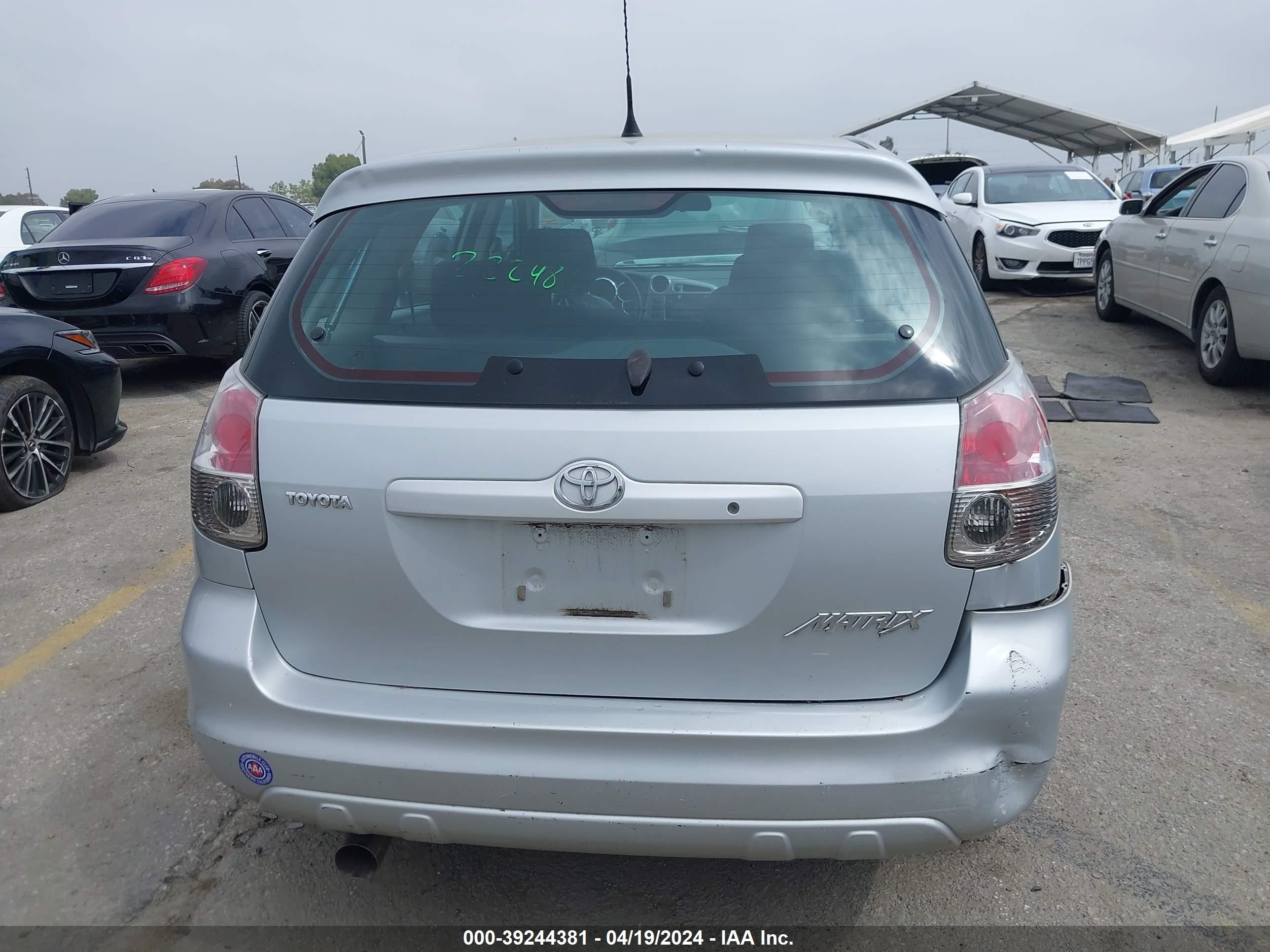 Photo 16 VIN: 2T1KR32E28C708406 - TOYOTA MATRIX 