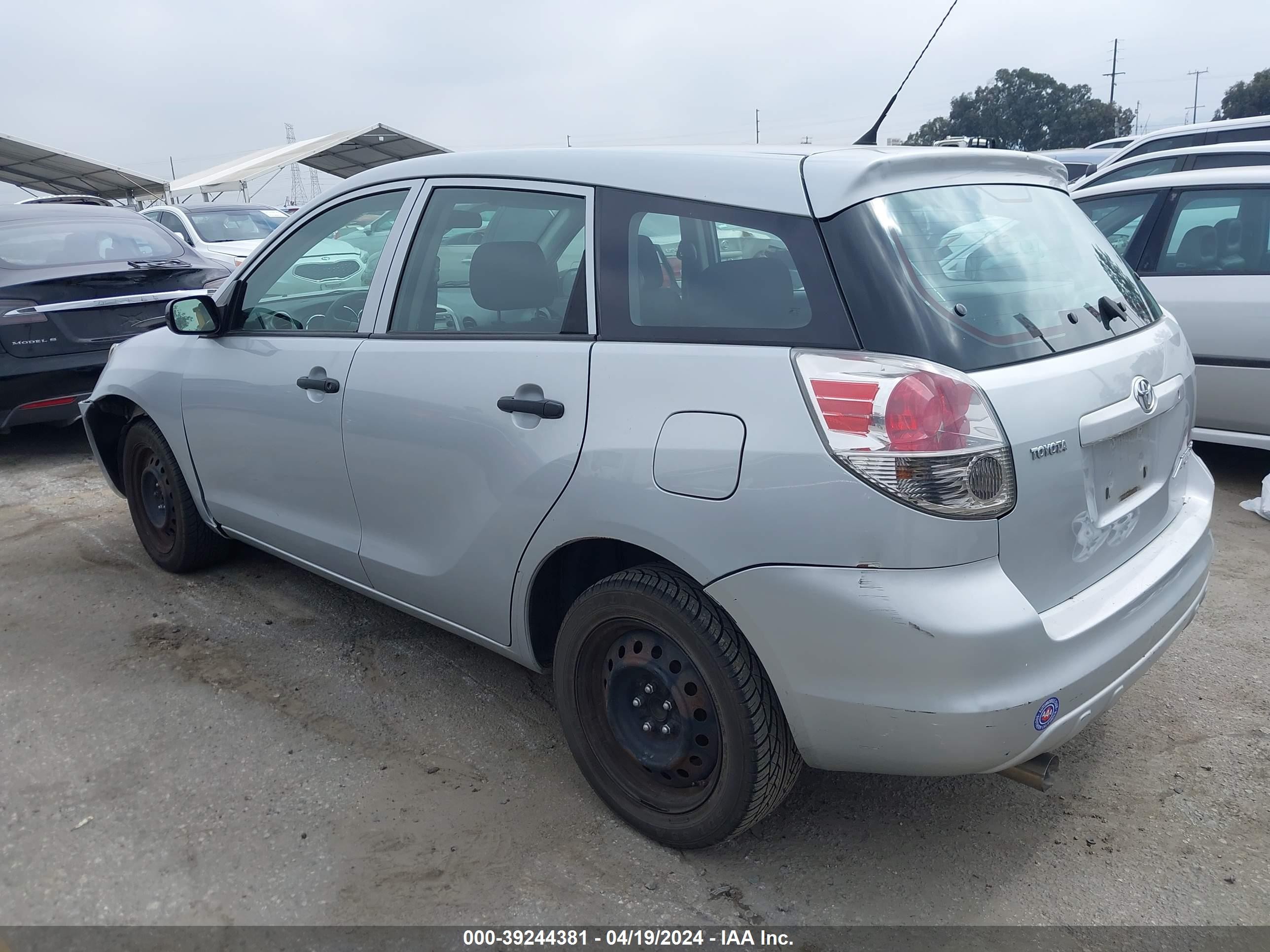 Photo 2 VIN: 2T1KR32E28C708406 - TOYOTA MATRIX 