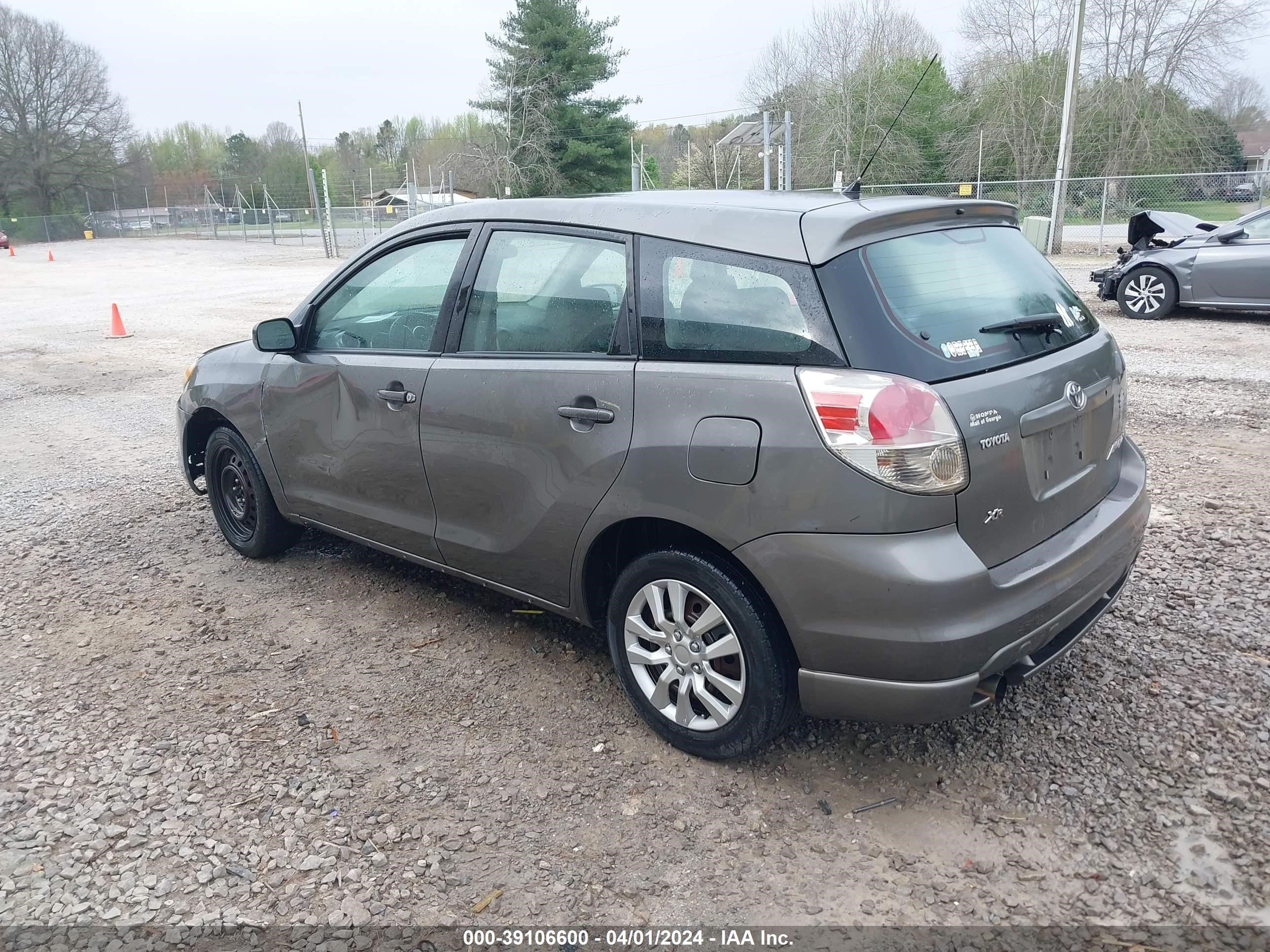 Photo 2 VIN: 2T1KR32E28C720409 - TOYOTA MATRIX 