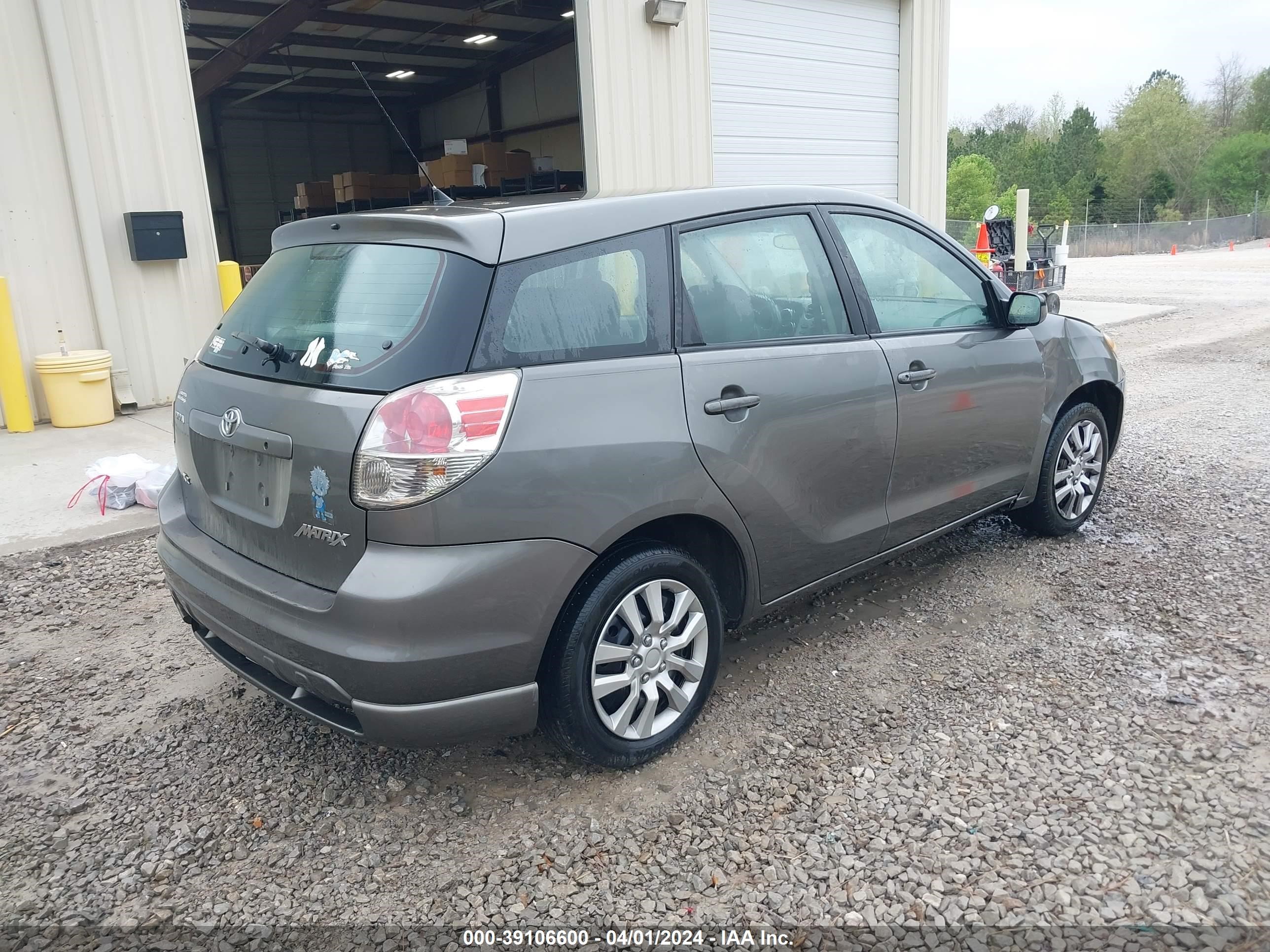 Photo 3 VIN: 2T1KR32E28C720409 - TOYOTA MATRIX 