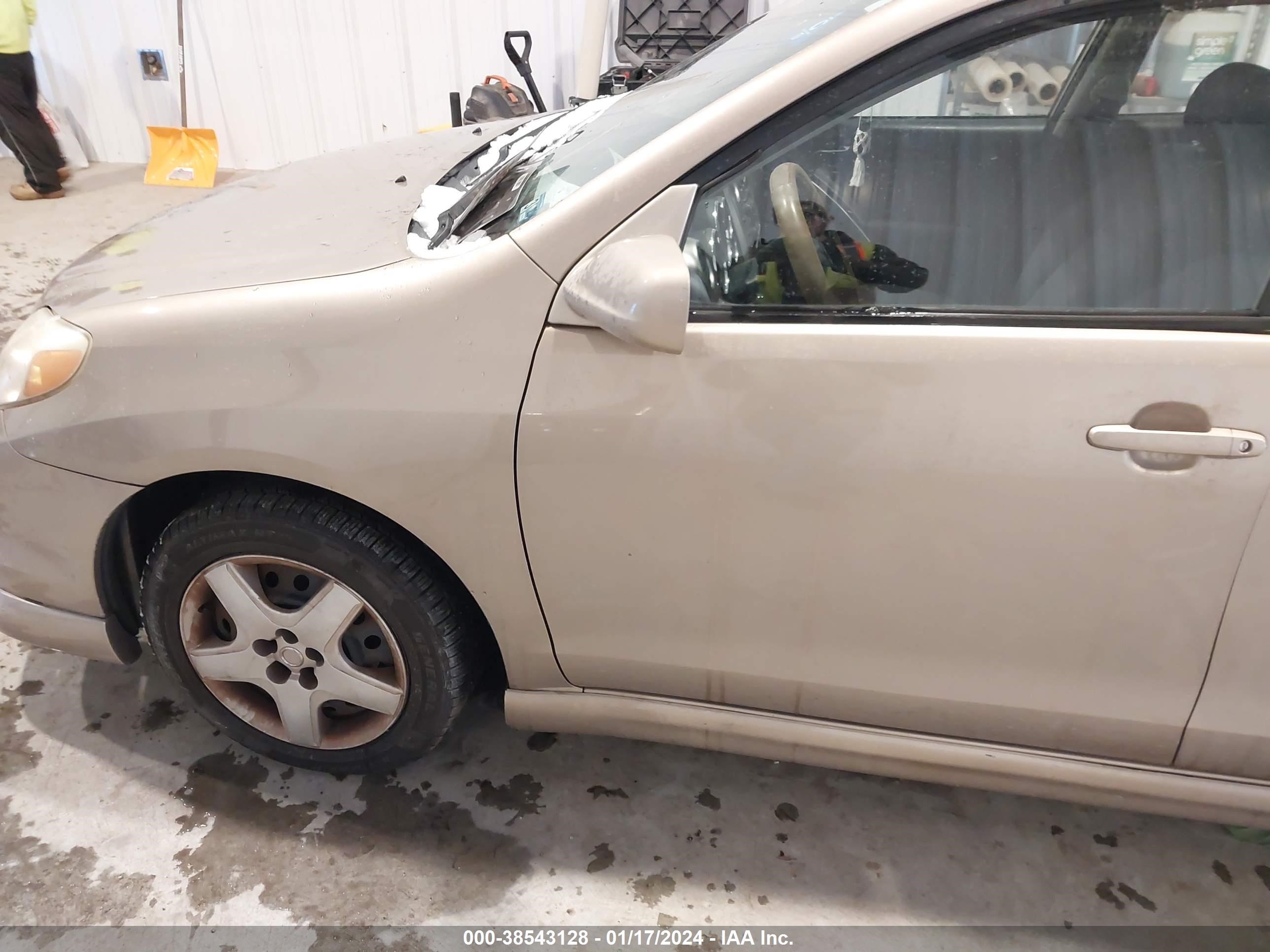 Photo 13 VIN: 2T1KR32E33C085919 - TOYOTA MATRIX 