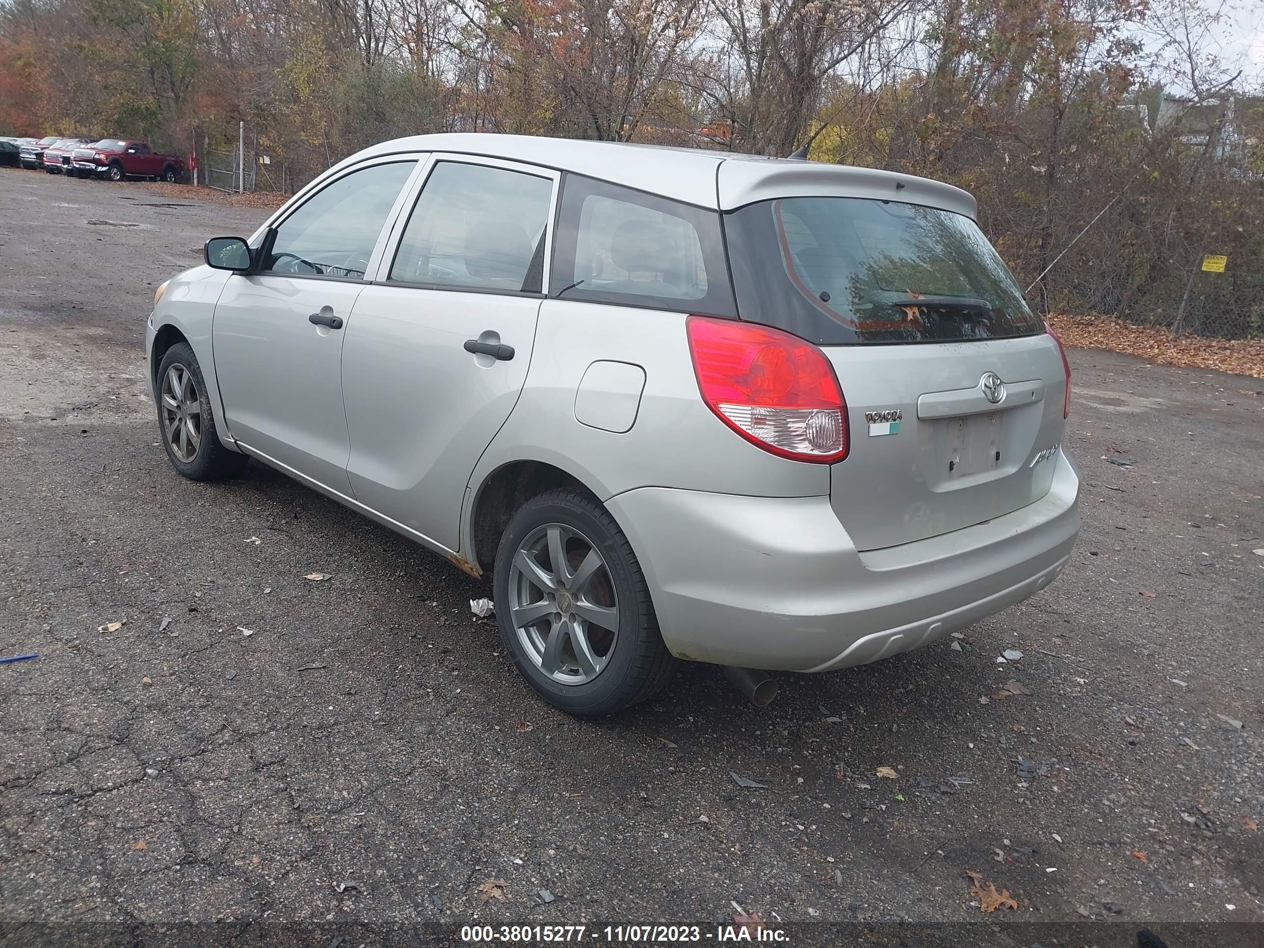 Photo 2 VIN: 2T1KR32E33C100161 - TOYOTA MATRIX 