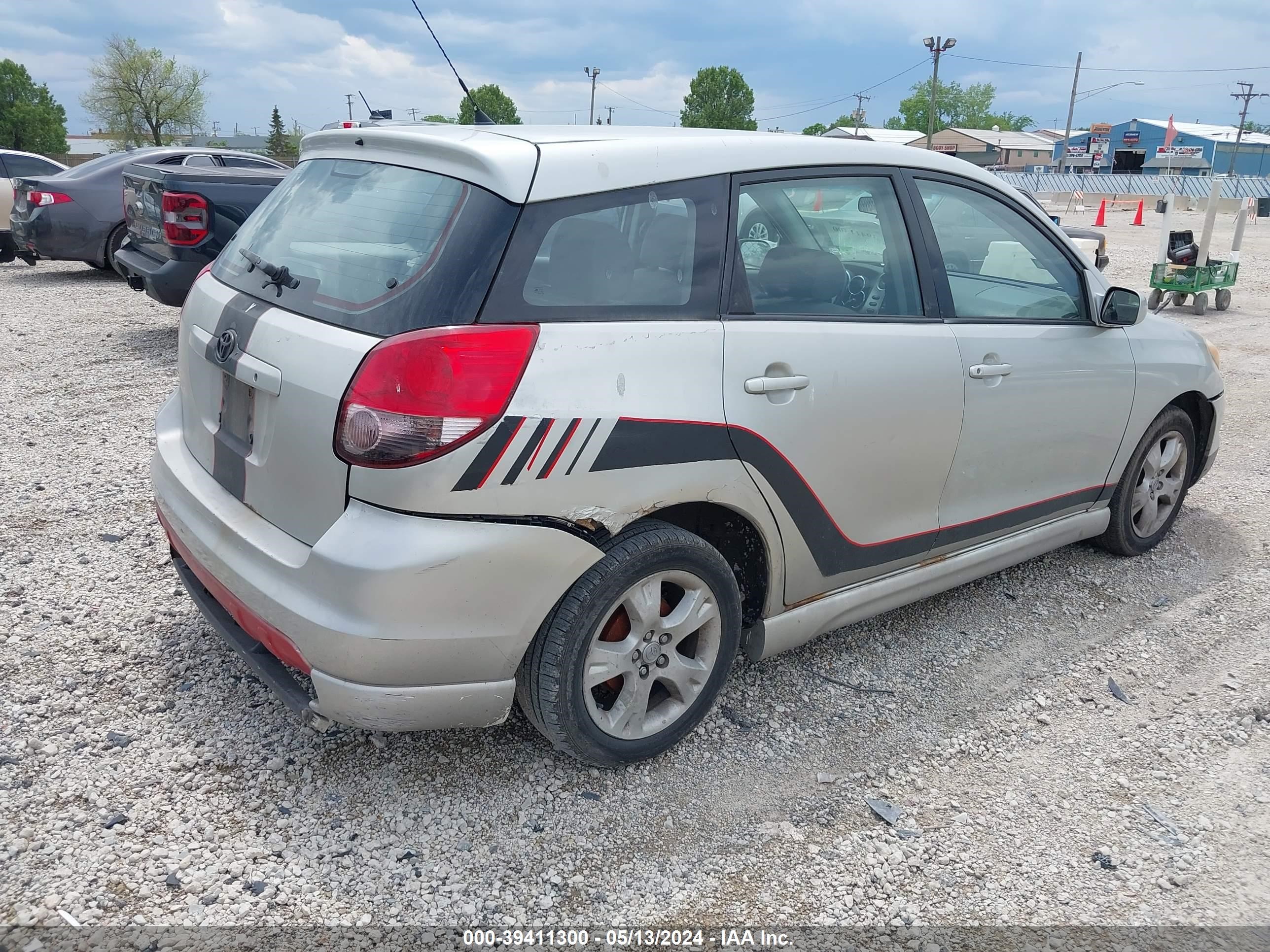 Photo 3 VIN: 2T1KR32E33C105201 - TOYOTA MATRIX 