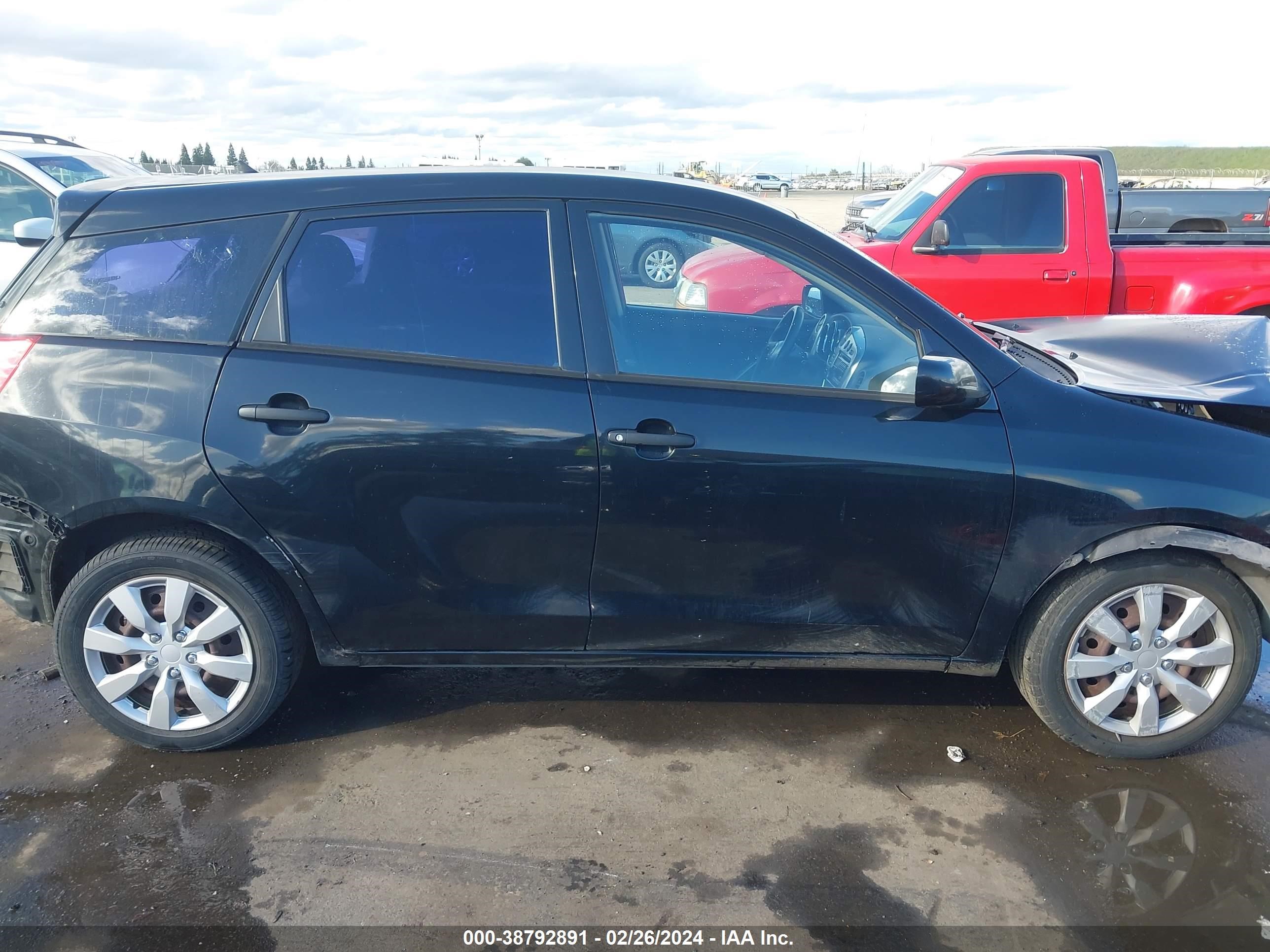 Photo 13 VIN: 2T1KR32E34C275060 - TOYOTA MATRIX 