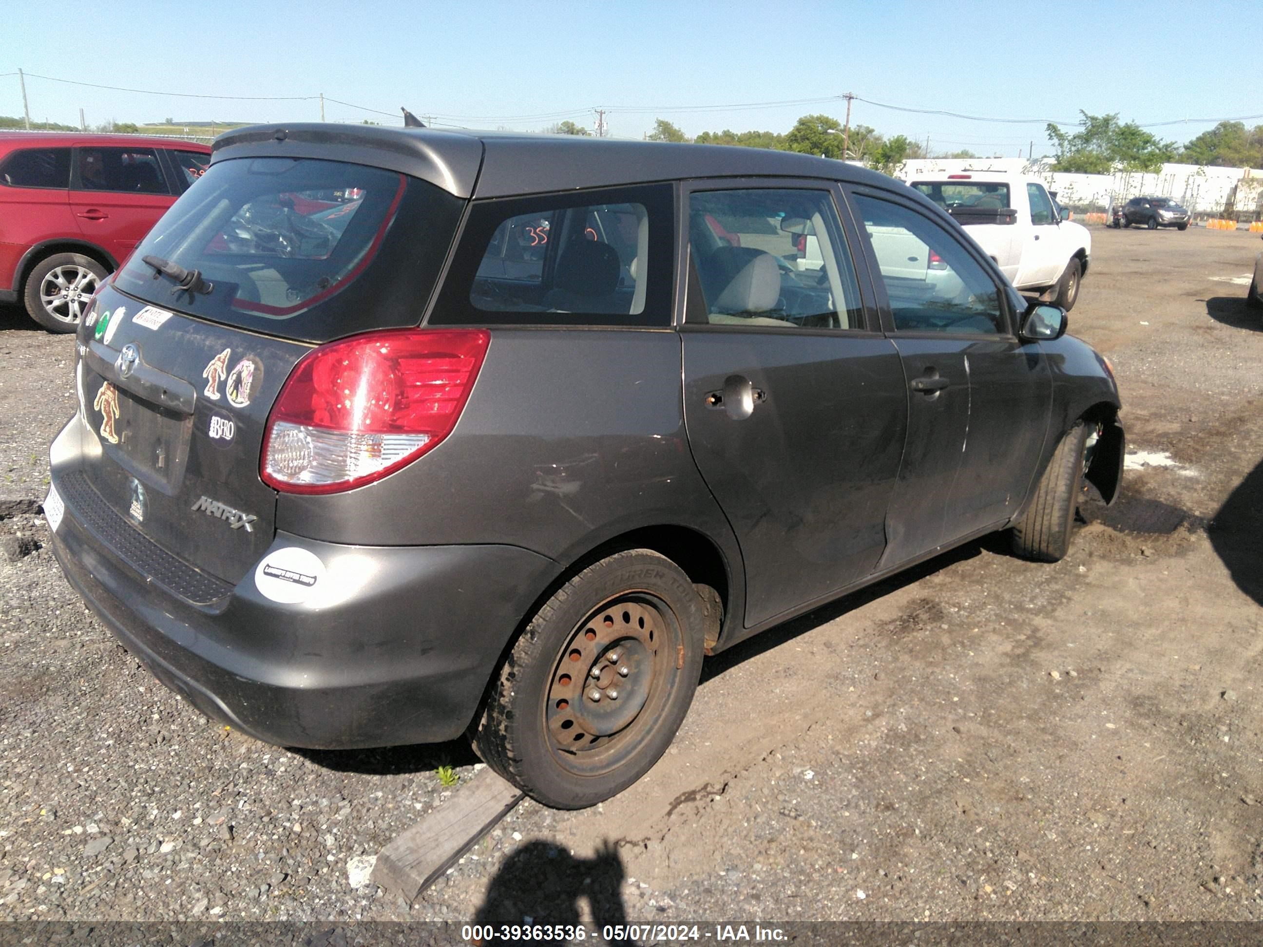 Photo 3 VIN: 2T1KR32E34C305836 - TOYOTA MATRIX 